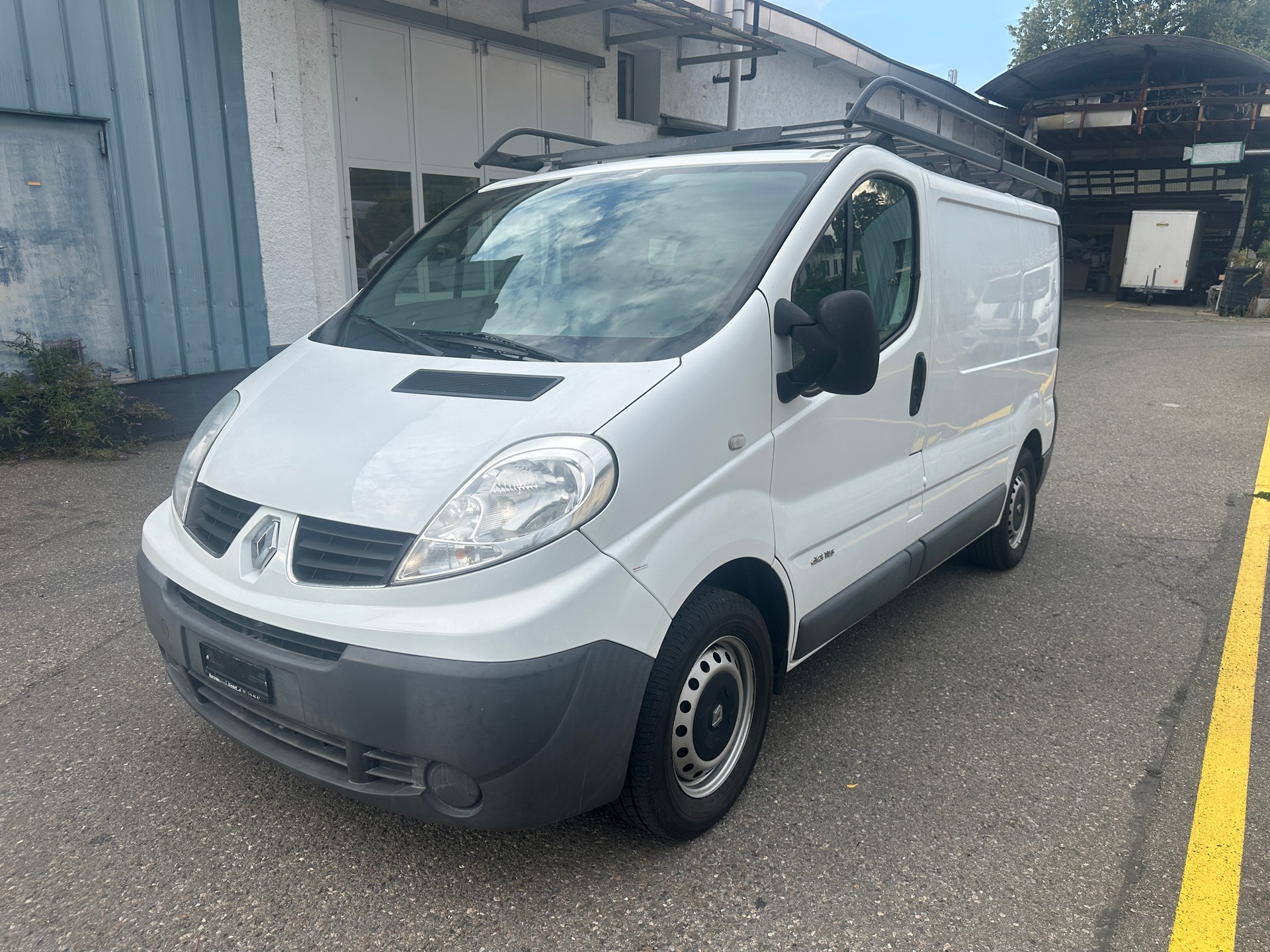 RENAULT Trafic 2.0 dCi 115 2.9t L1H1-image-1