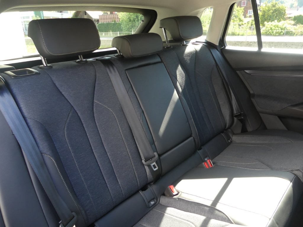 SKODA Elroq 85-image-12