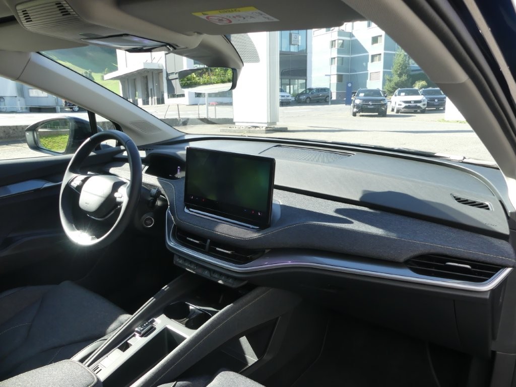 SKODA Elroq 85-image-8