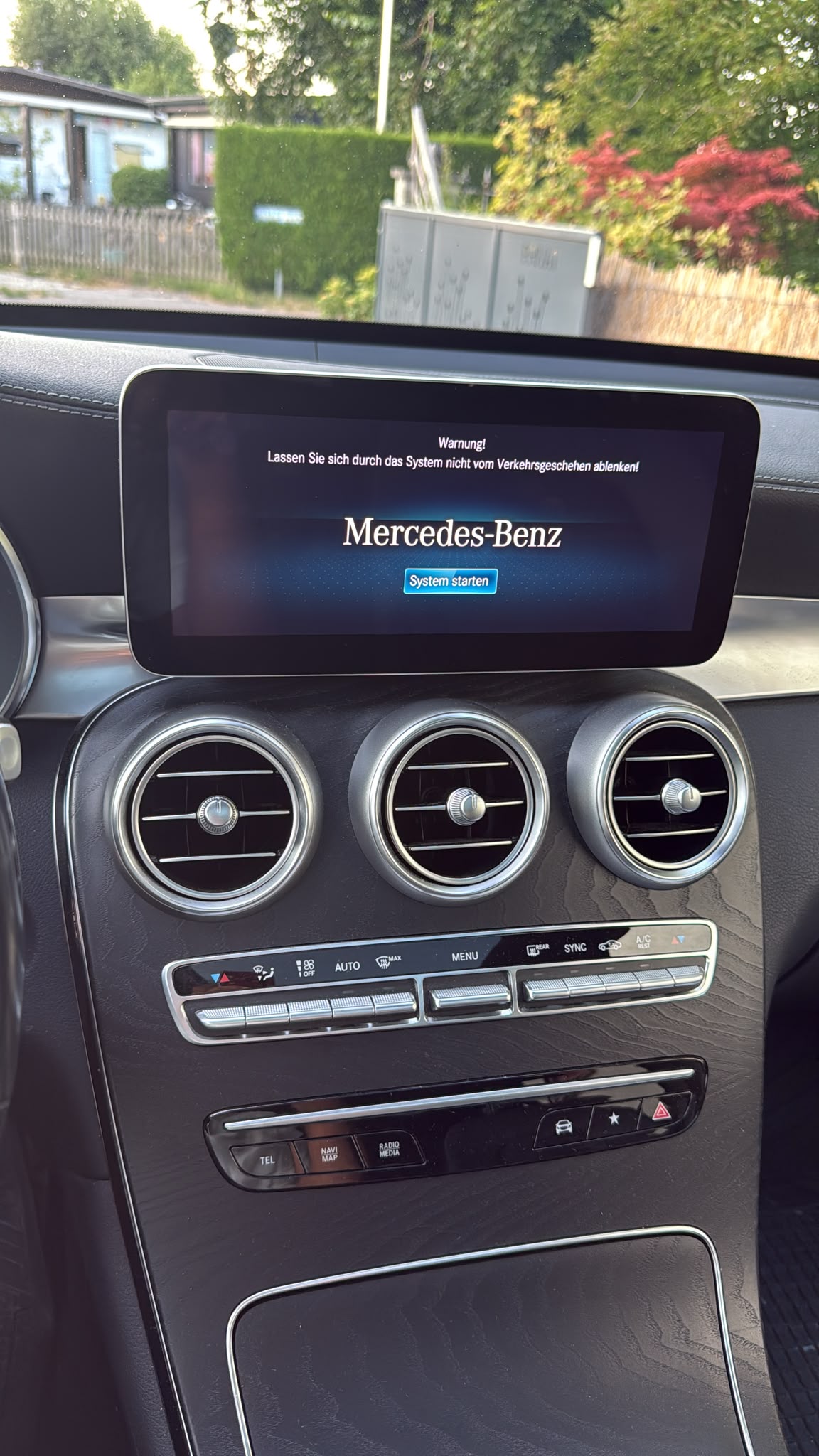 MERCEDES-BENZ GLC 220 d 4Matic 9G-Tronic-image-3