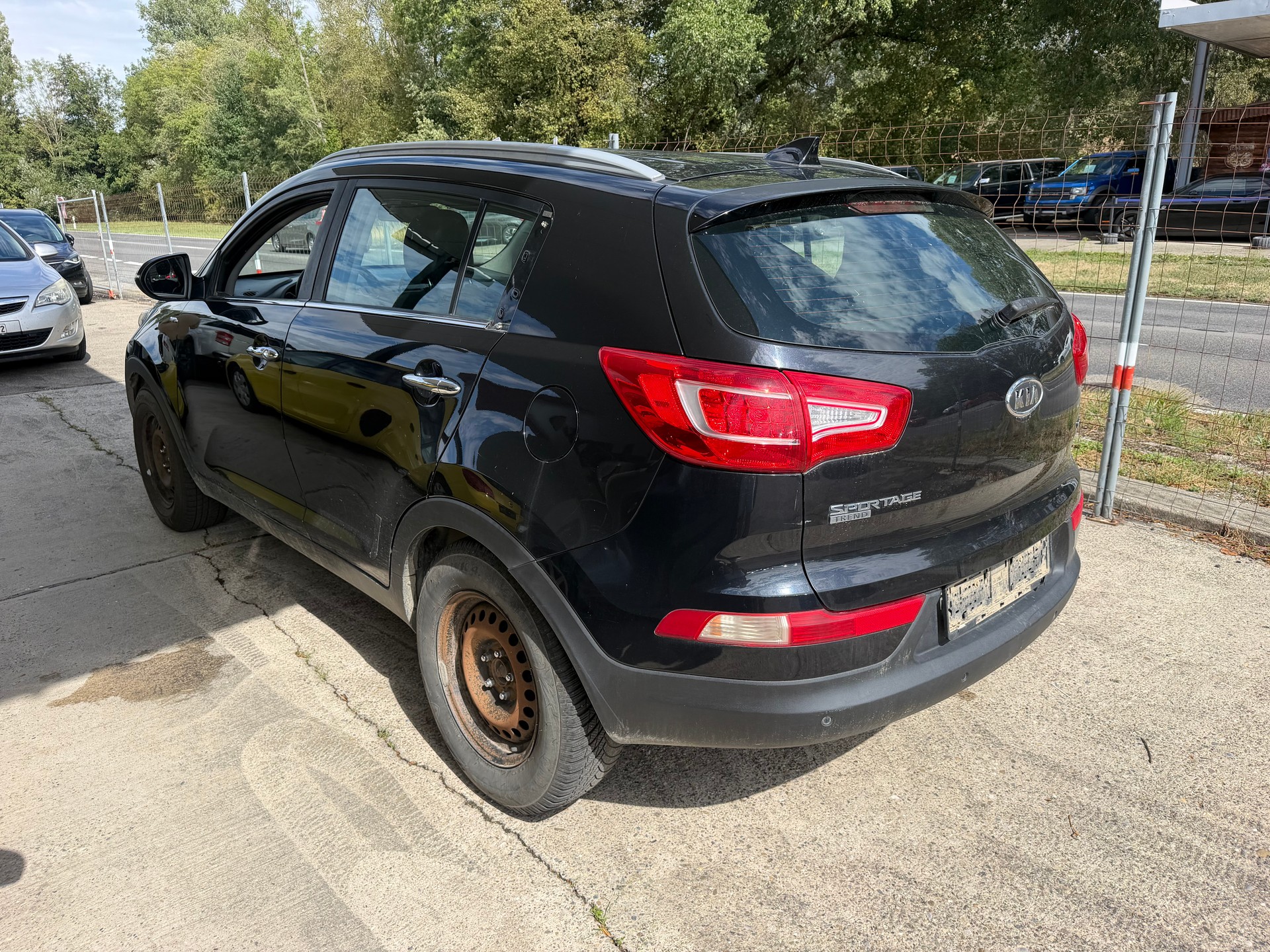 KIA Sportage 2.0 CRDi Style 4WD Automatic-image-4