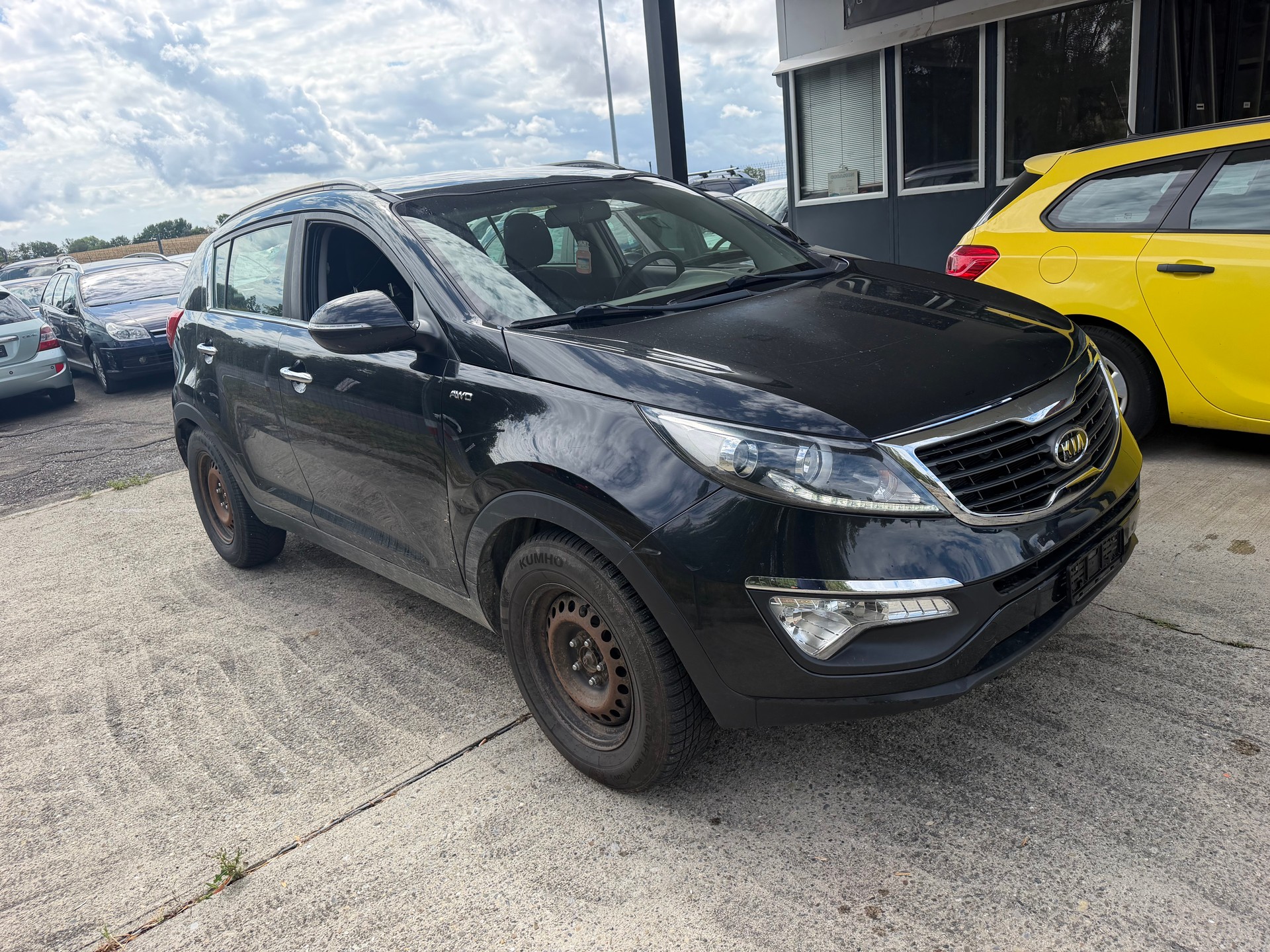 KIA Sportage 2.0 CRDi Style 4WD Automatic-image-2