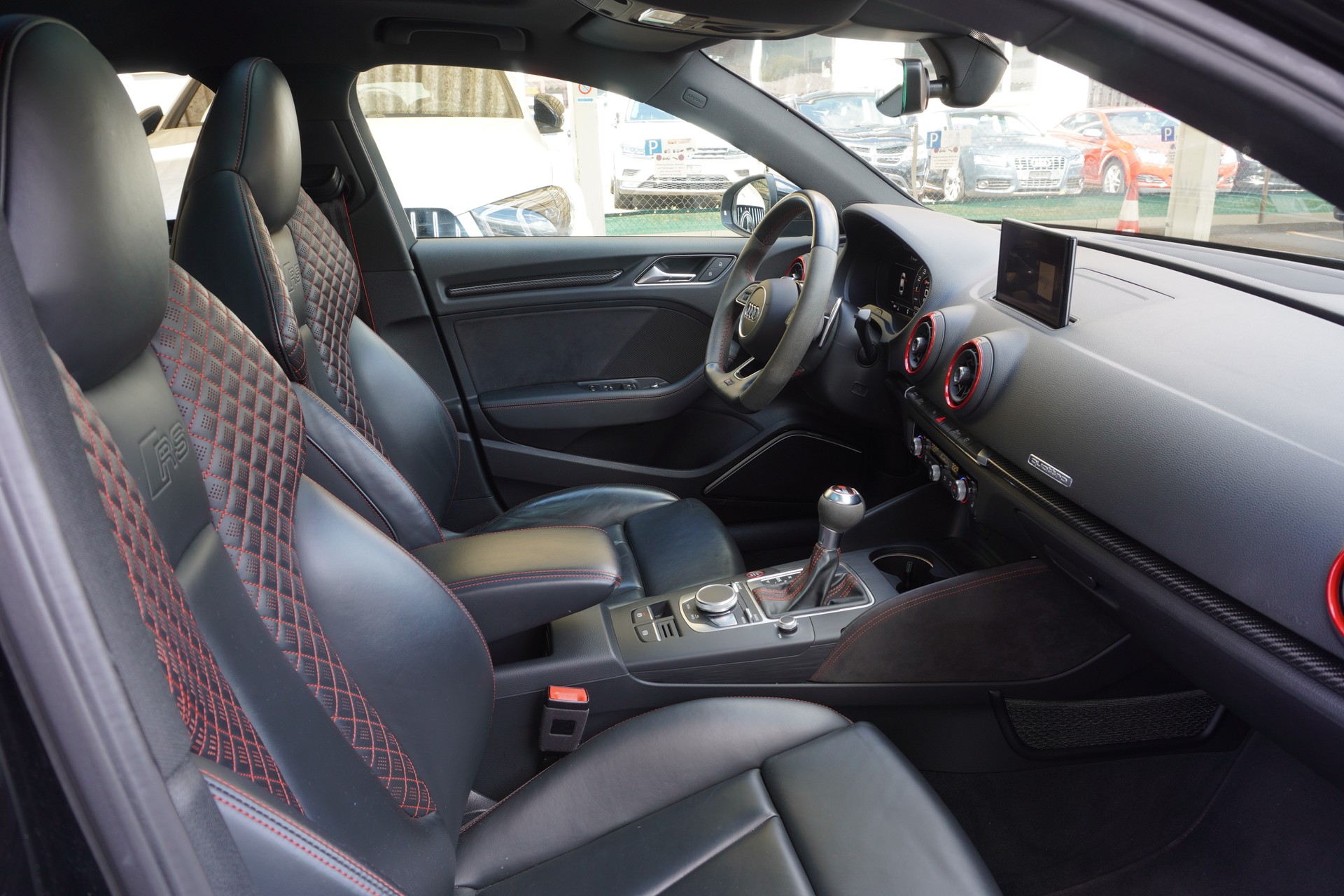 AUDI RS3 Limousine 2.5 TSI quattro S-tronic-image-13