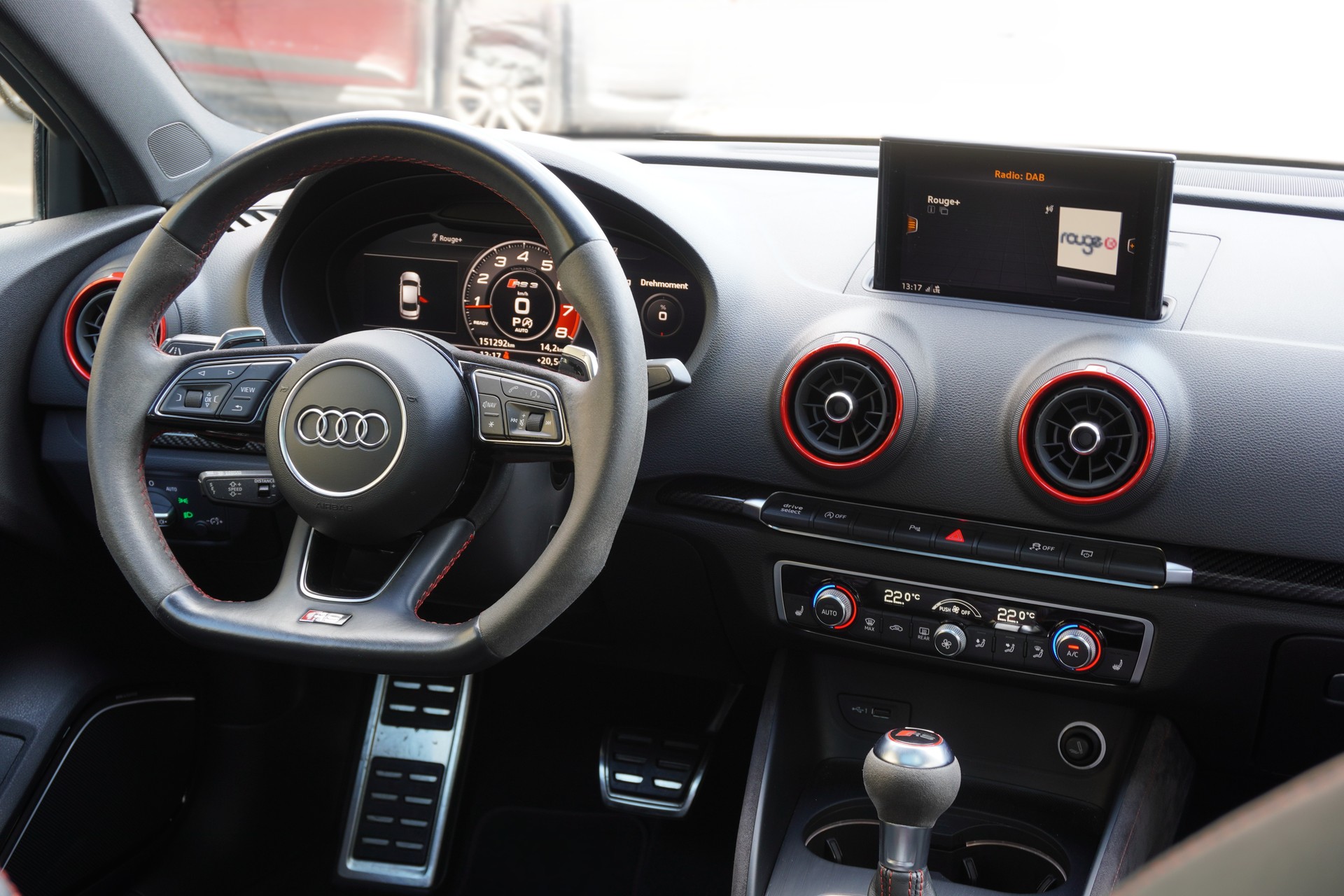 AUDI RS3 Limousine 2.5 TSI quattro S-tronic-image-10