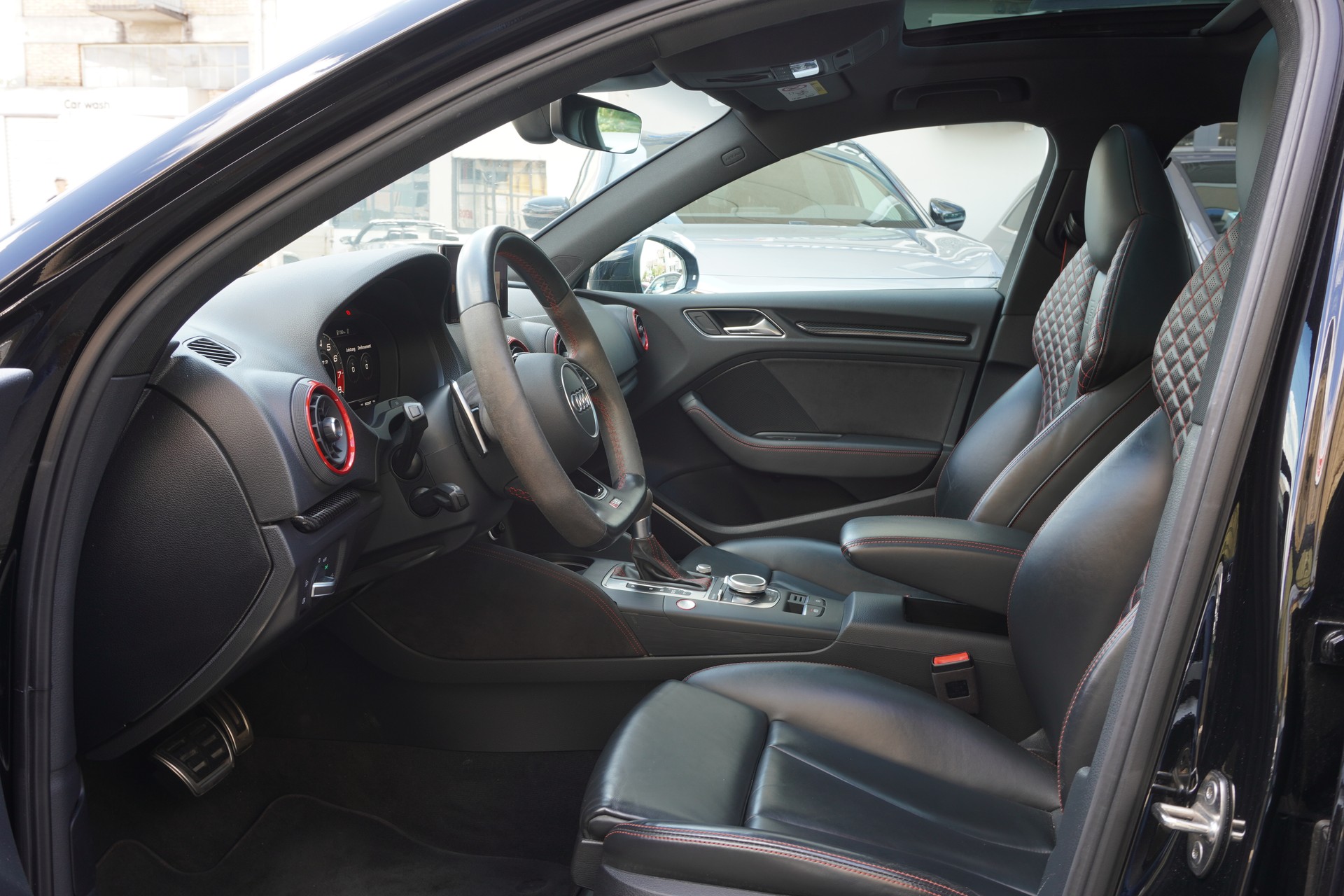 AUDI RS3 Limousine 2.5 TSI quattro S-tronic-image-9