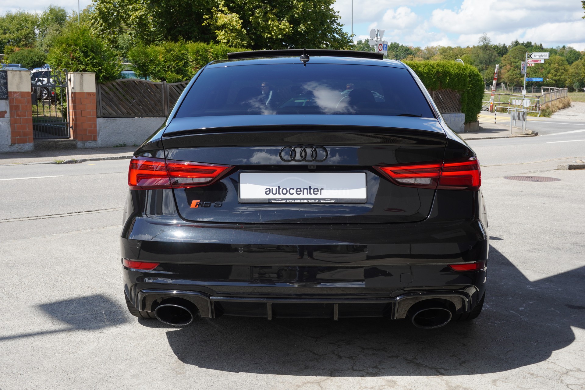AUDI RS3 Limousine 2.5 TSI quattro S-tronic-image-4