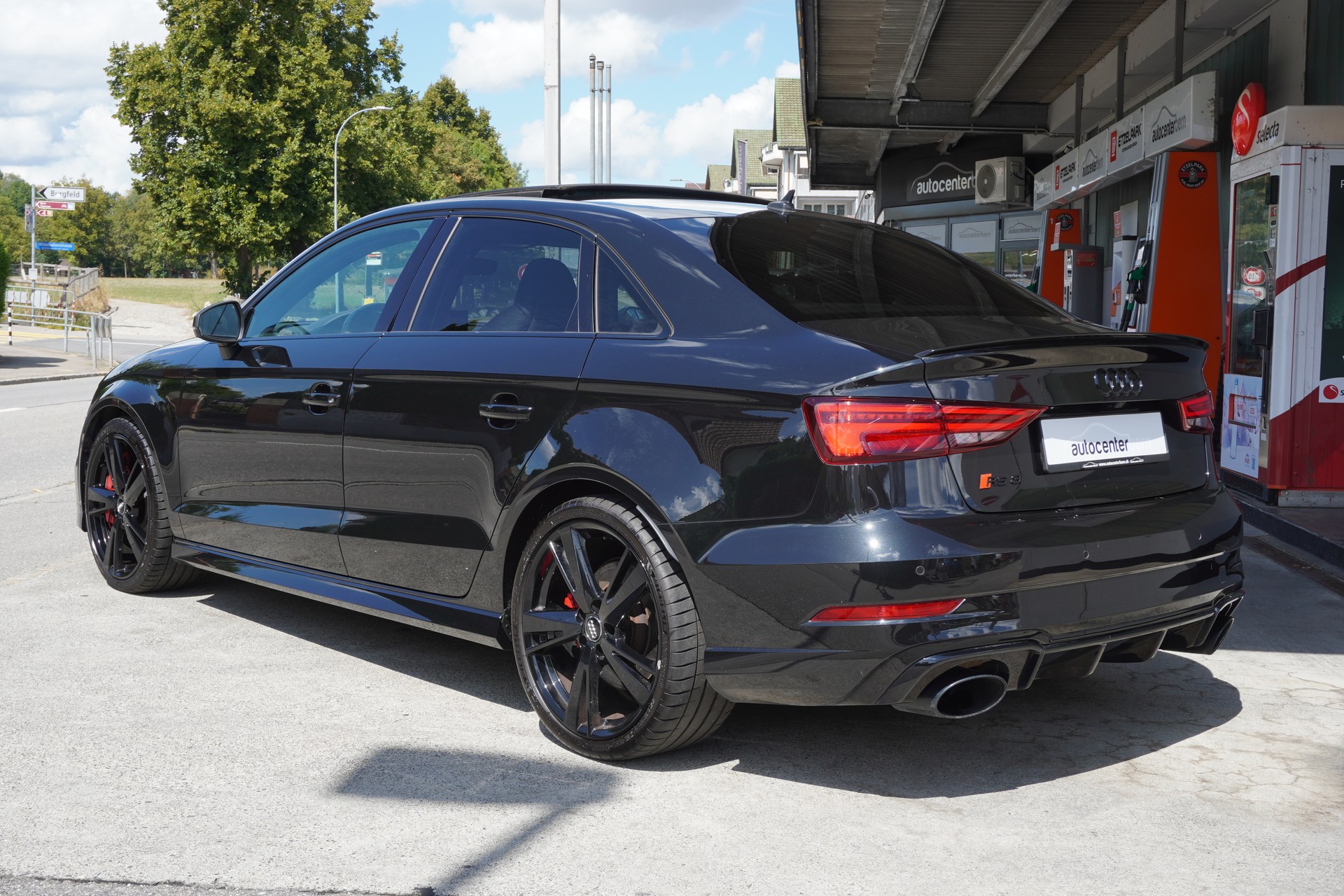 AUDI RS3 Limousine 2.5 TSI quattro S-tronic-image-5