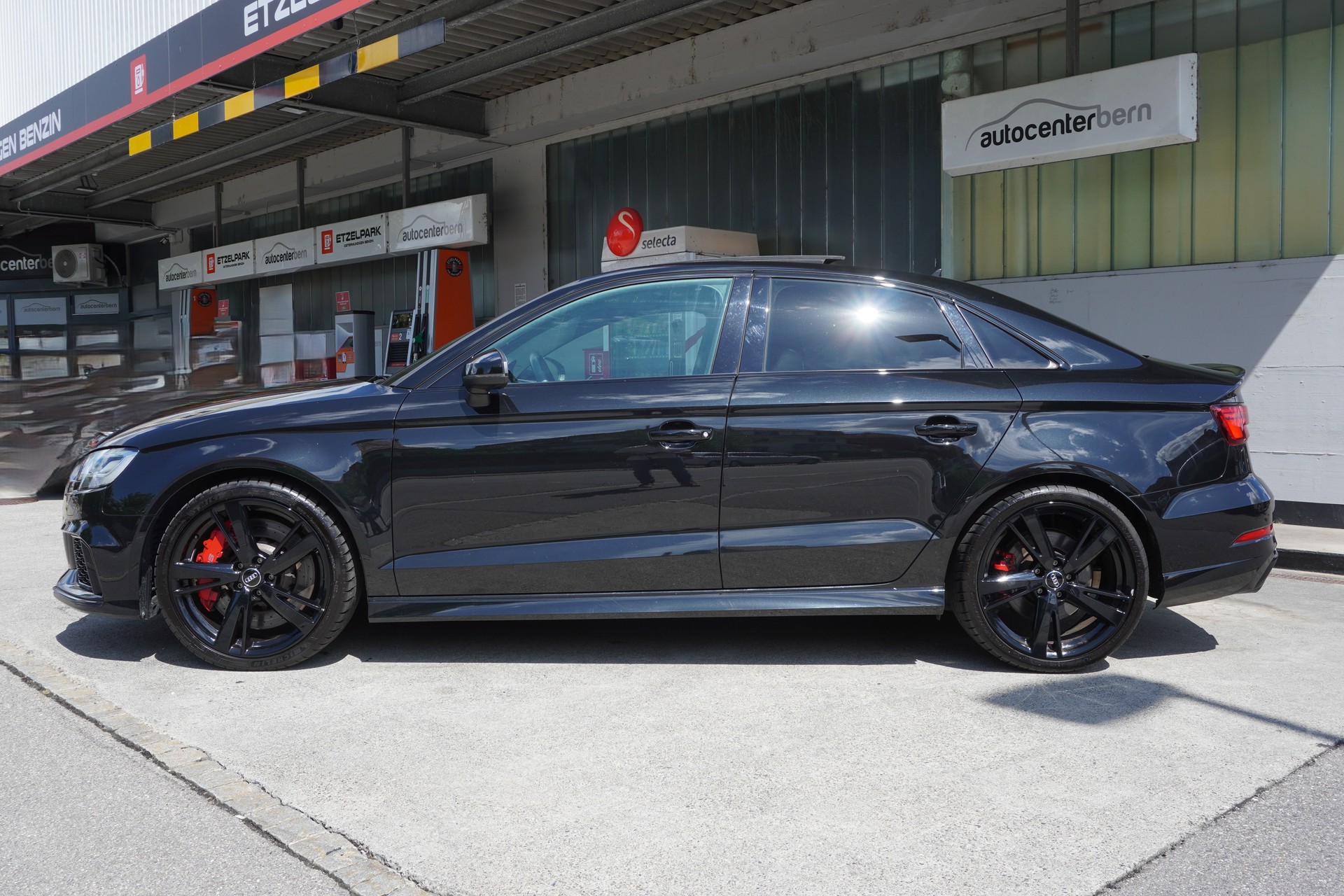 AUDI RS3 Limousine 2.5 TSI quattro S-tronic-image-6