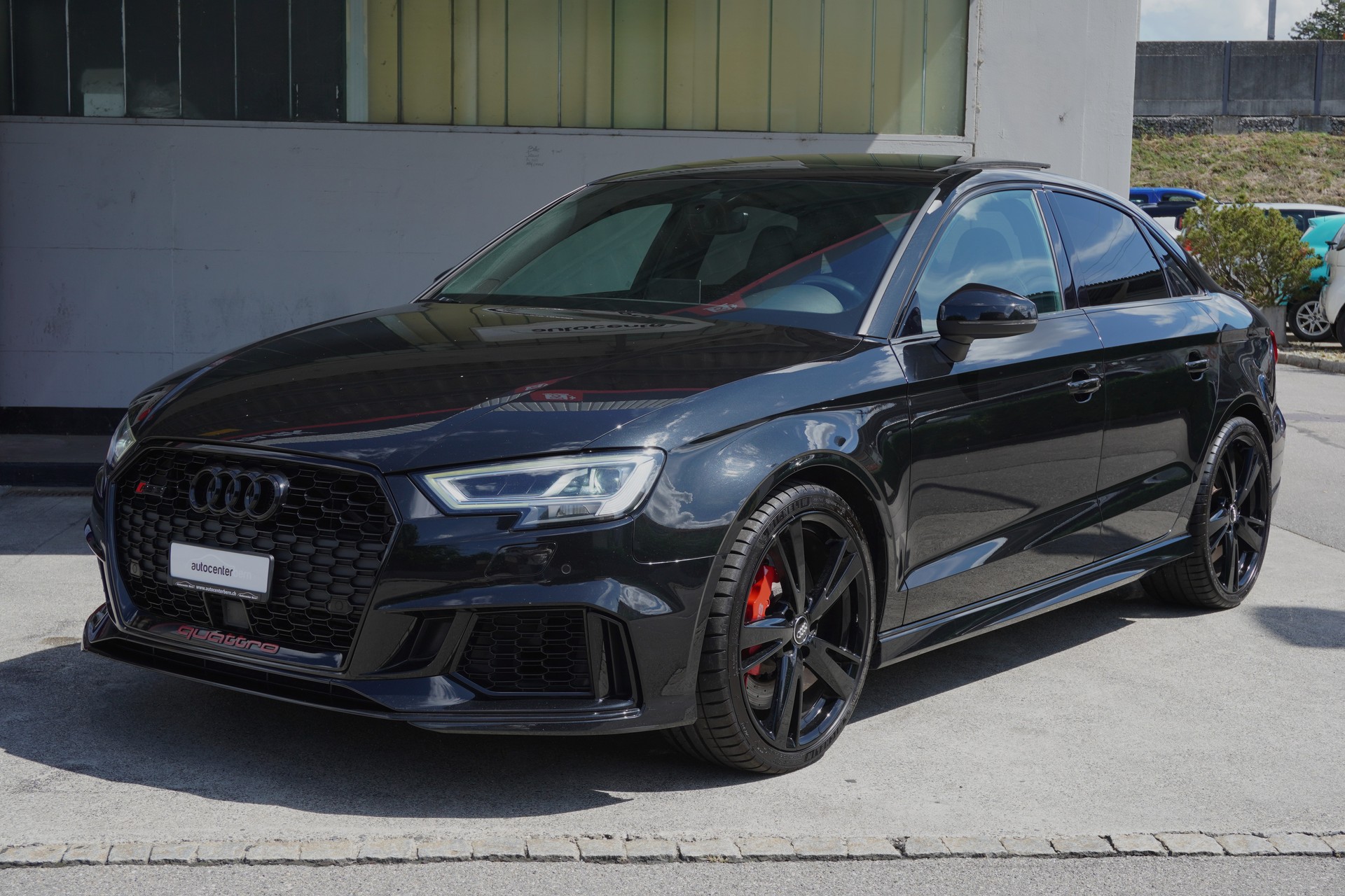 AUDI RS3 Limousine 2.5 TSI quattro S-tronic-image-1