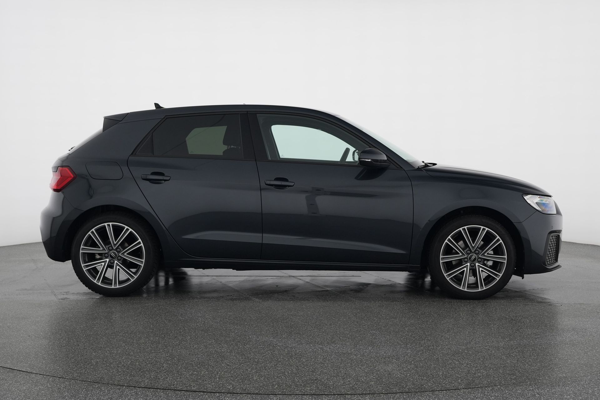 AUDI A1 Sportback 1.0 30 TFSI Attraction S-Tronic-image-5