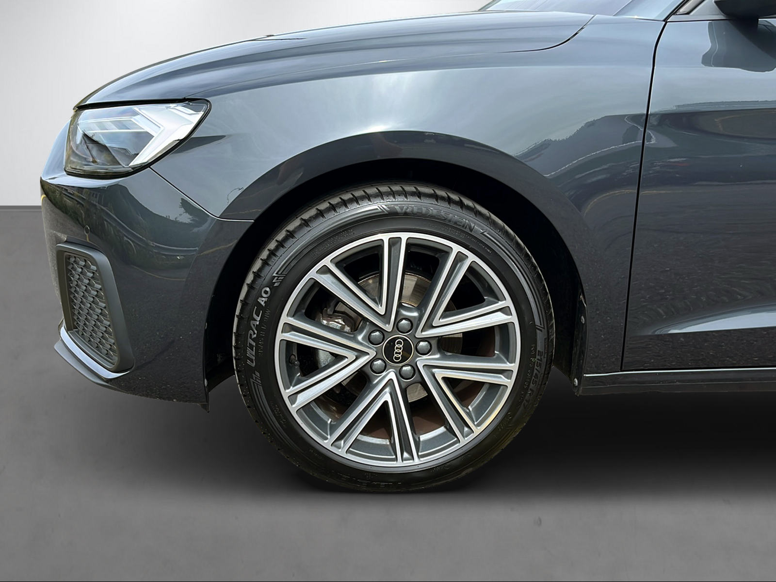 AUDI A1 Sportback 1.0 30 TFSI Attraction S-Tronic-image-4