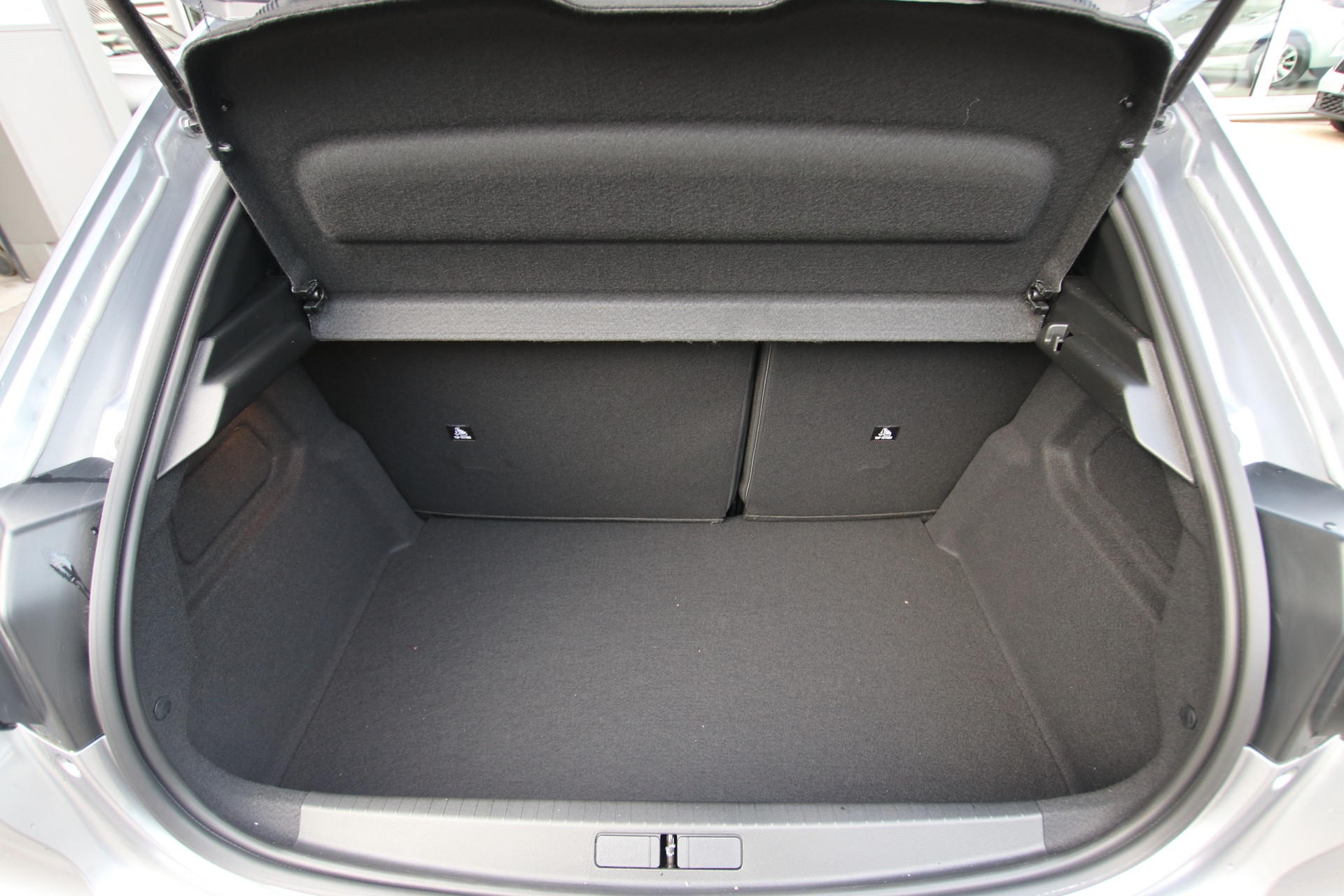 PEUGEOT 208 1.2 MHEV 110 Allure Premium *Werksgarantie bis 01.2030*-image-15