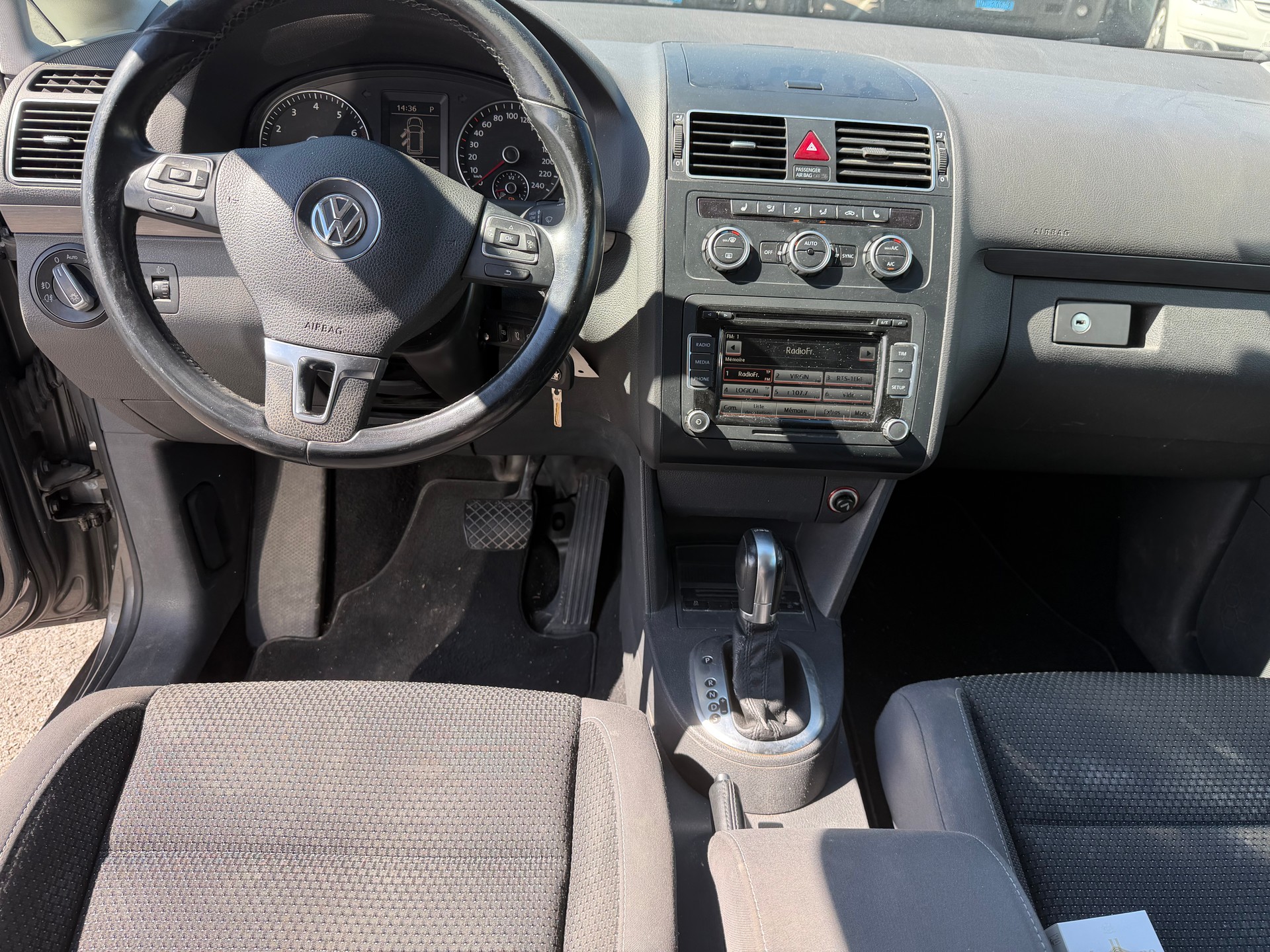 VW Touran 1.4 TSI Highline DSG-image-1
