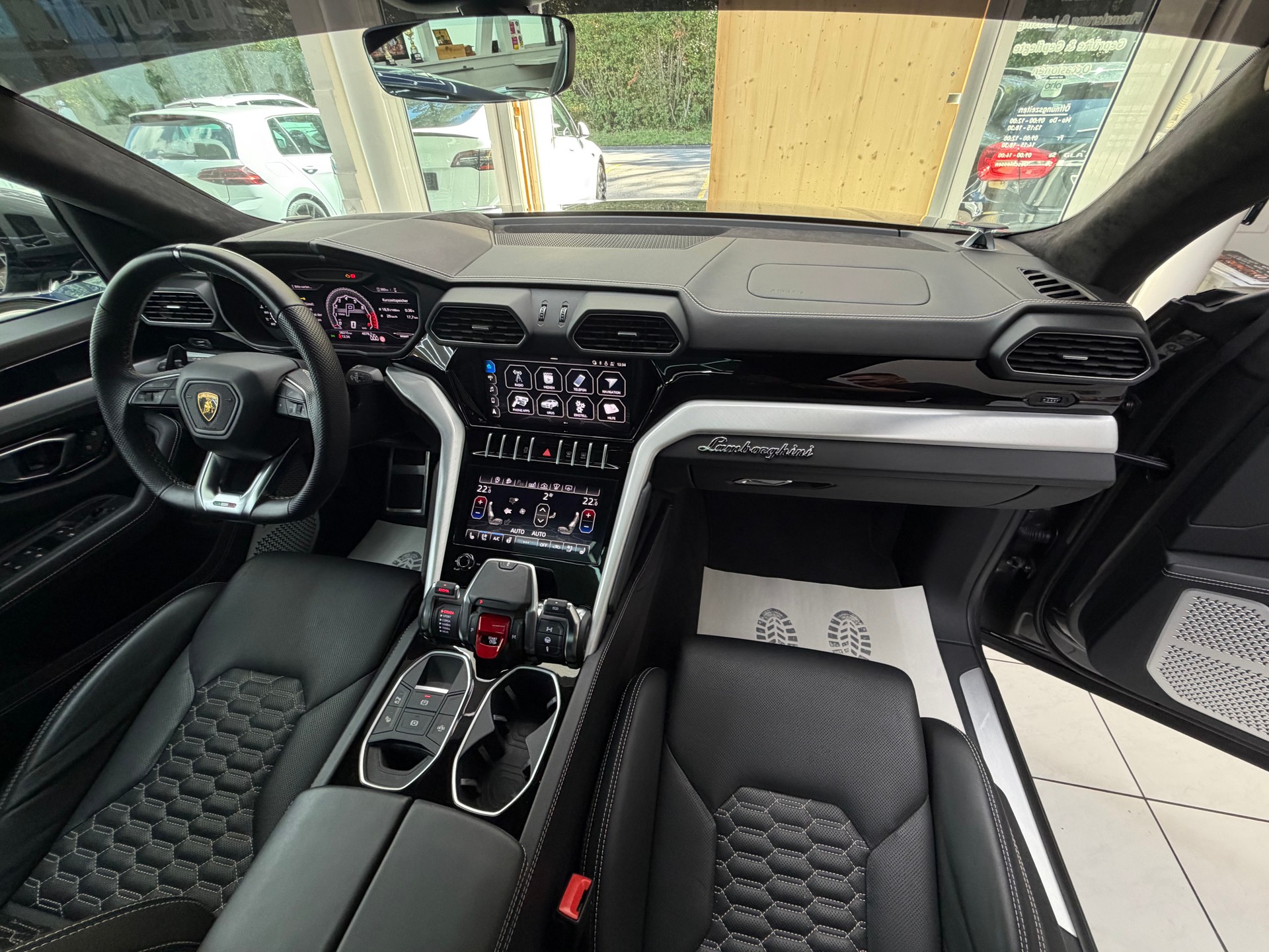 LAMBORGHINI Urus 4.0-image-15