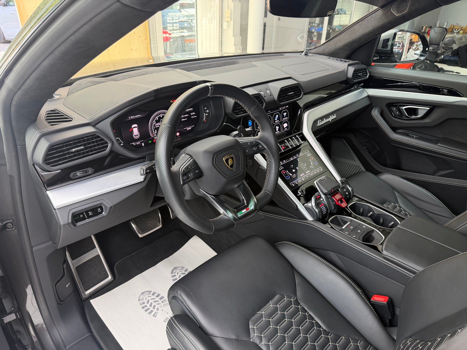 LAMBORGHINI Urus 4.0-image-11