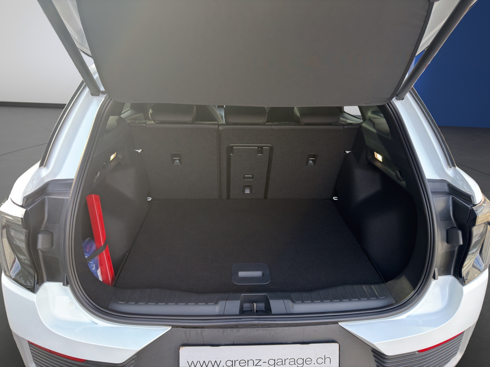 FORD Explorer Extended Range Premium AWD-image-15