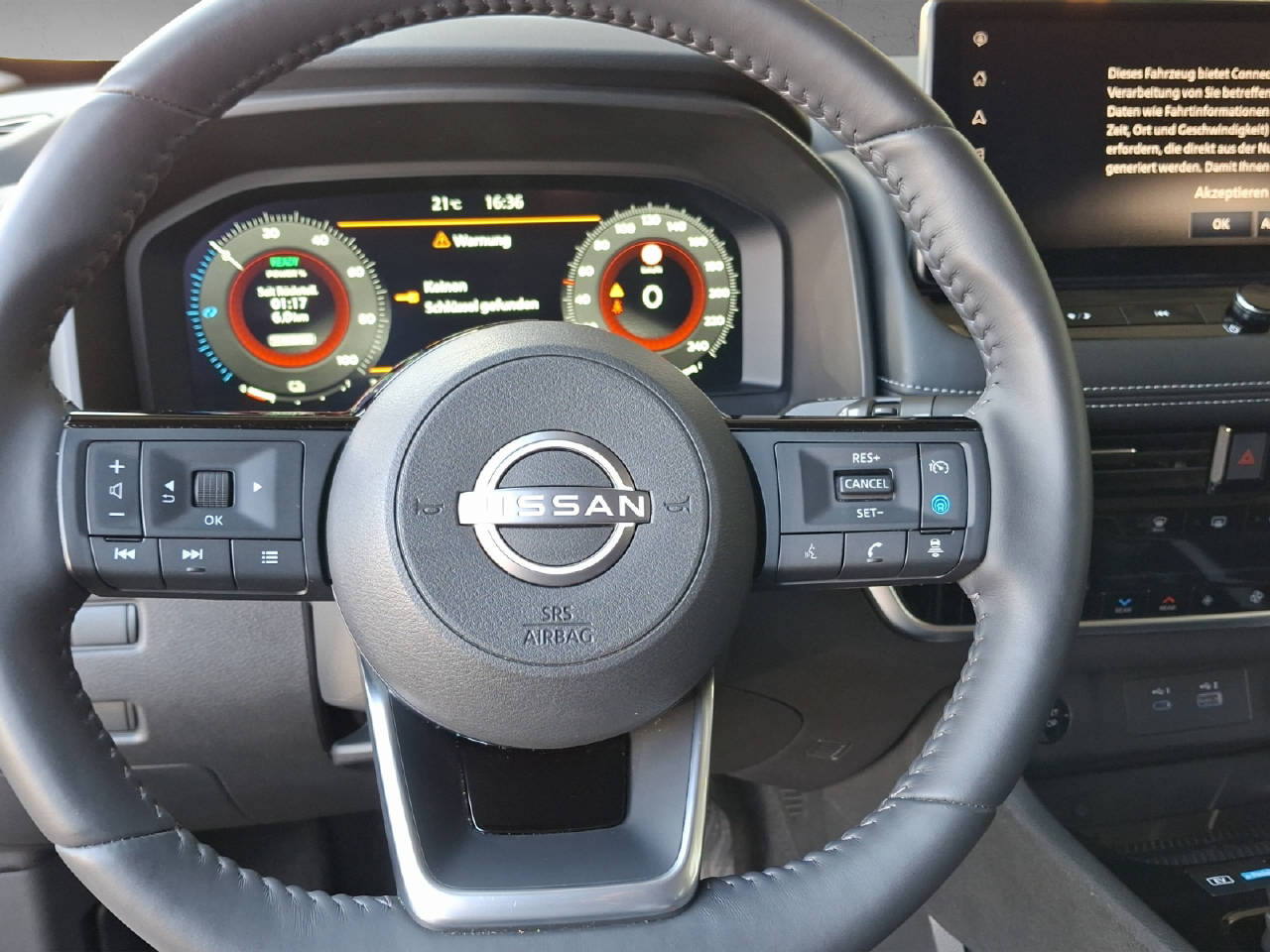 NISSAN X-Trail 1.5 VC-T N-Trek e-4orce 7P-image-6
