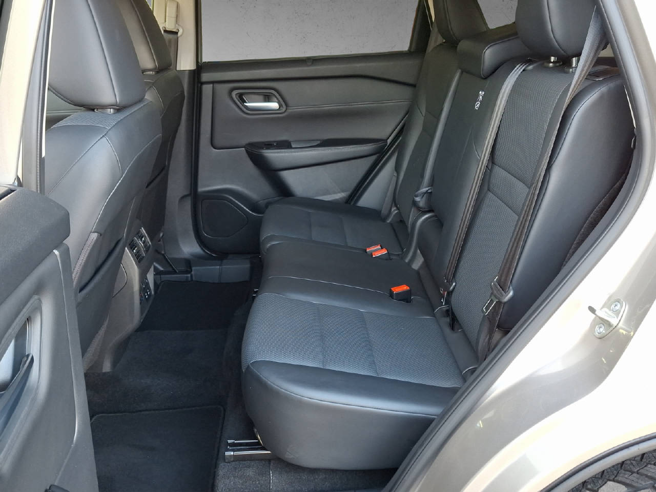 NISSAN X-Trail 1.5 VC-T N-Trek e-4orce 7P-image-10