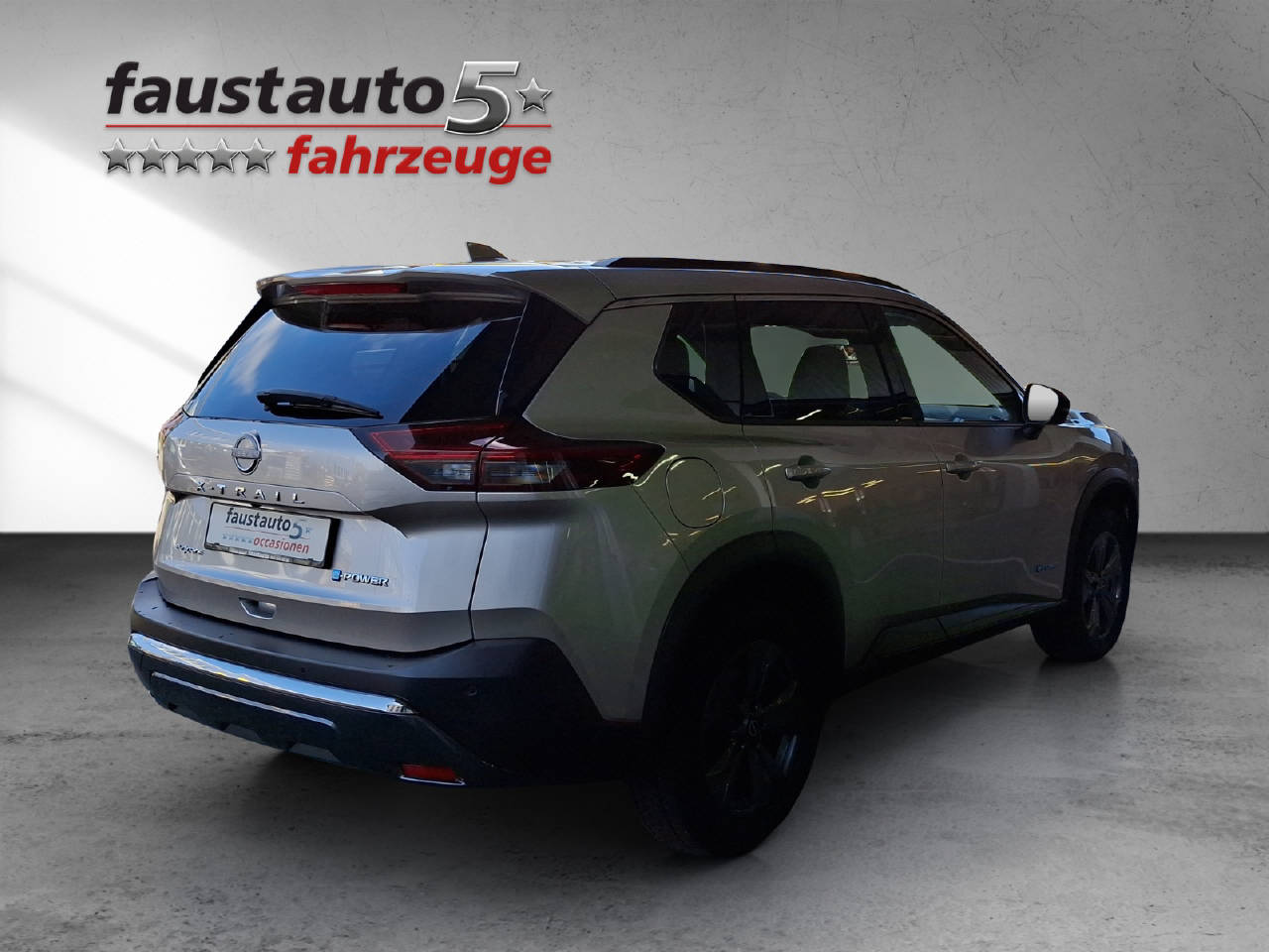 NISSAN X-Trail 1.5 VC-T N-Trek e-4orce 7P-image-4