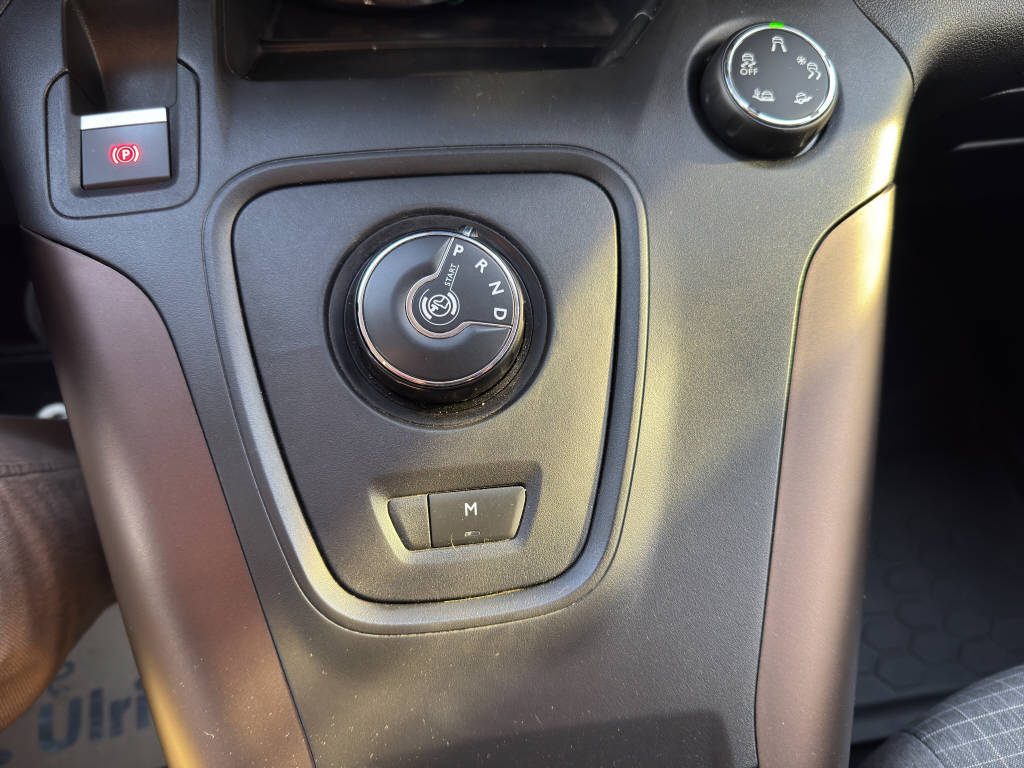 PEUGEOT Rifter Long 1.2 PureTech 130 GT Line-image-19