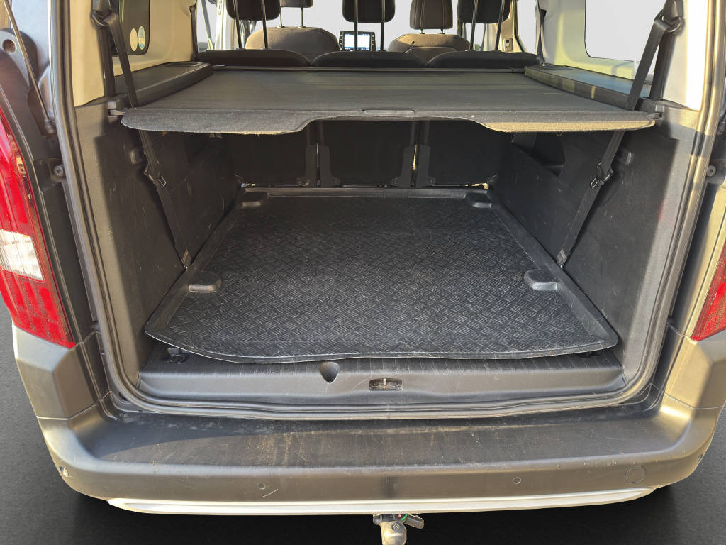 PEUGEOT Rifter Long 1.2 PureTech 130 GT Line-image-15