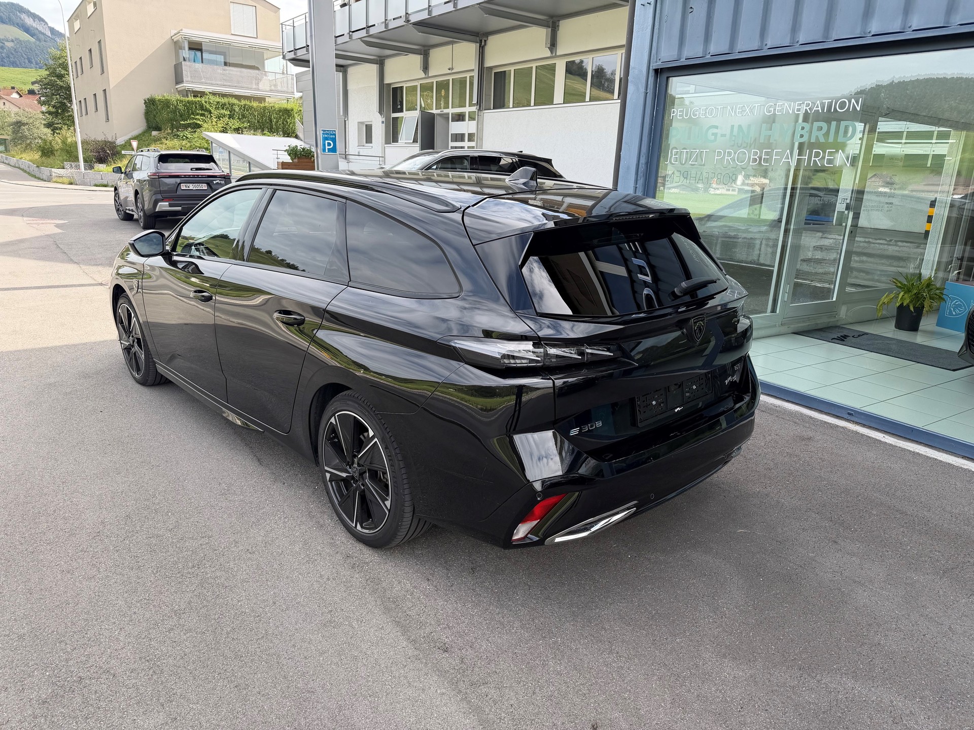 PEUGEOT 308 e SW GT 54kWh-image-3