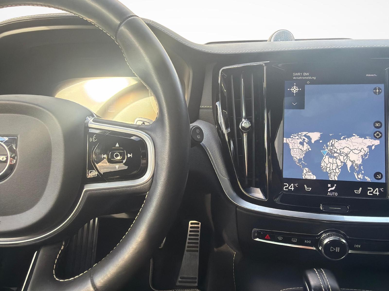 VOLVO V60 2.0 T8 TE Polestar eAWD-image-15