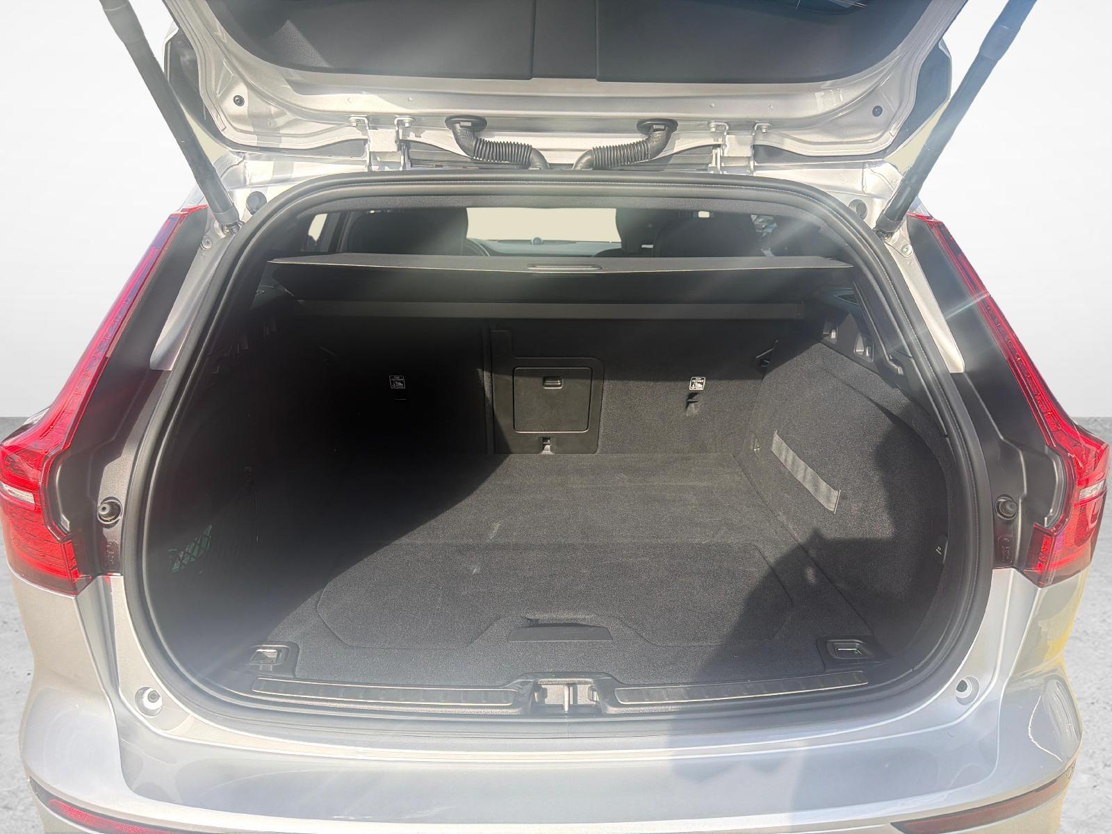 VOLVO V60 2.0 T8 TE Polestar eAWD-image-11