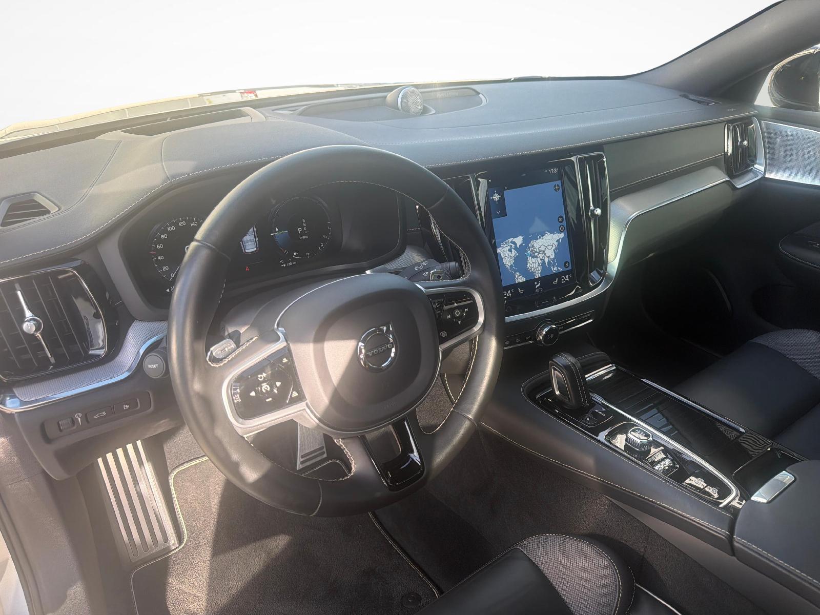 VOLVO V60 2.0 T8 TE Polestar eAWD-image-13