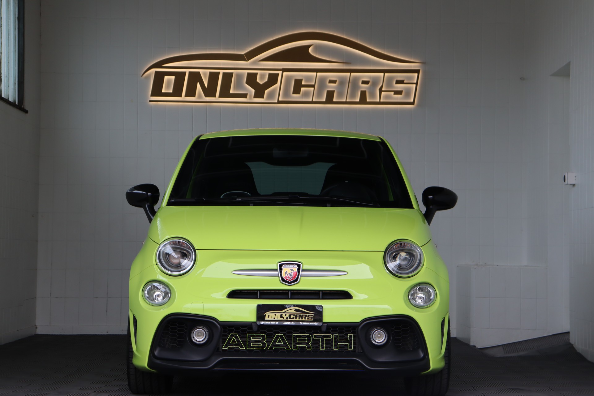 FIAT 595 1.4 16V TURBO ABARTH PISTA * GIFTGRÜN * CH-FAHRZEUG * 70TH-ANNIVERSARY *-image-1