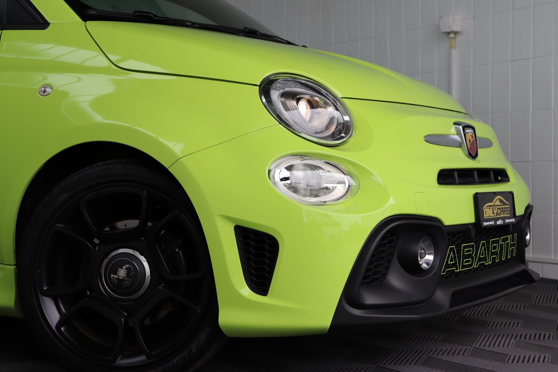 FIAT 595 1.4 16V TURBO ABARTH PISTA * GIFTGRÜN * CH-FAHRZEUG * 70TH-ANNIVERSARY *-image-2