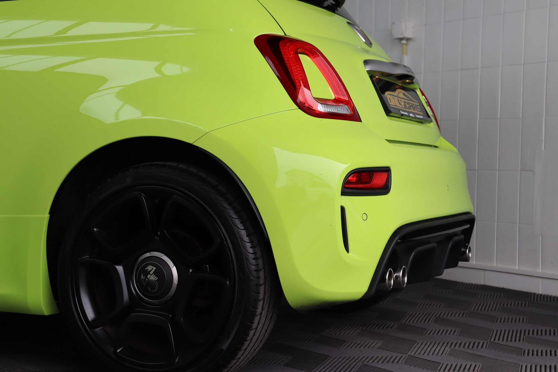 FIAT 595 1.4 16V TURBO ABARTH PISTA * GIFTGRÜN * CH-FAHRZEUG * 70TH-ANNIVERSARY *-image-7