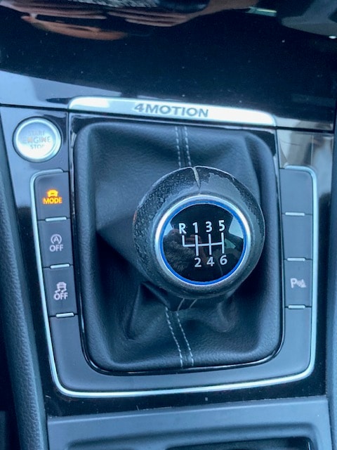 VW Golf 2.0 TSI R 4Motion-image-12