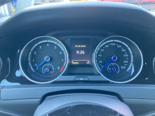VW Golf 2.0 TSI R 4Motion-image-14