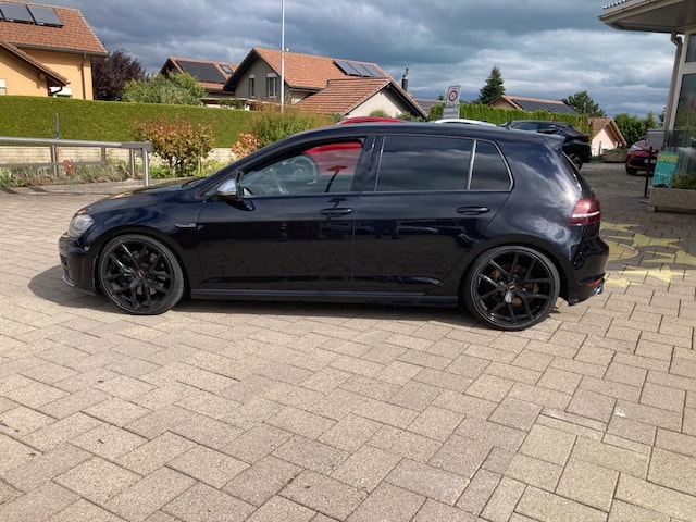 VW Golf 2.0 TSI R 4Motion-image-7