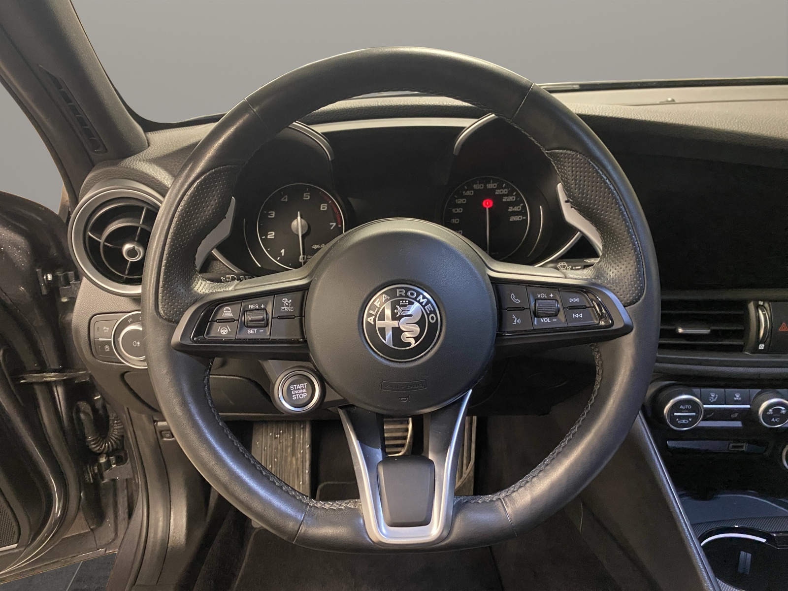 ALFA ROMEO Giulia 2.0 Q4 Veloce-image-12