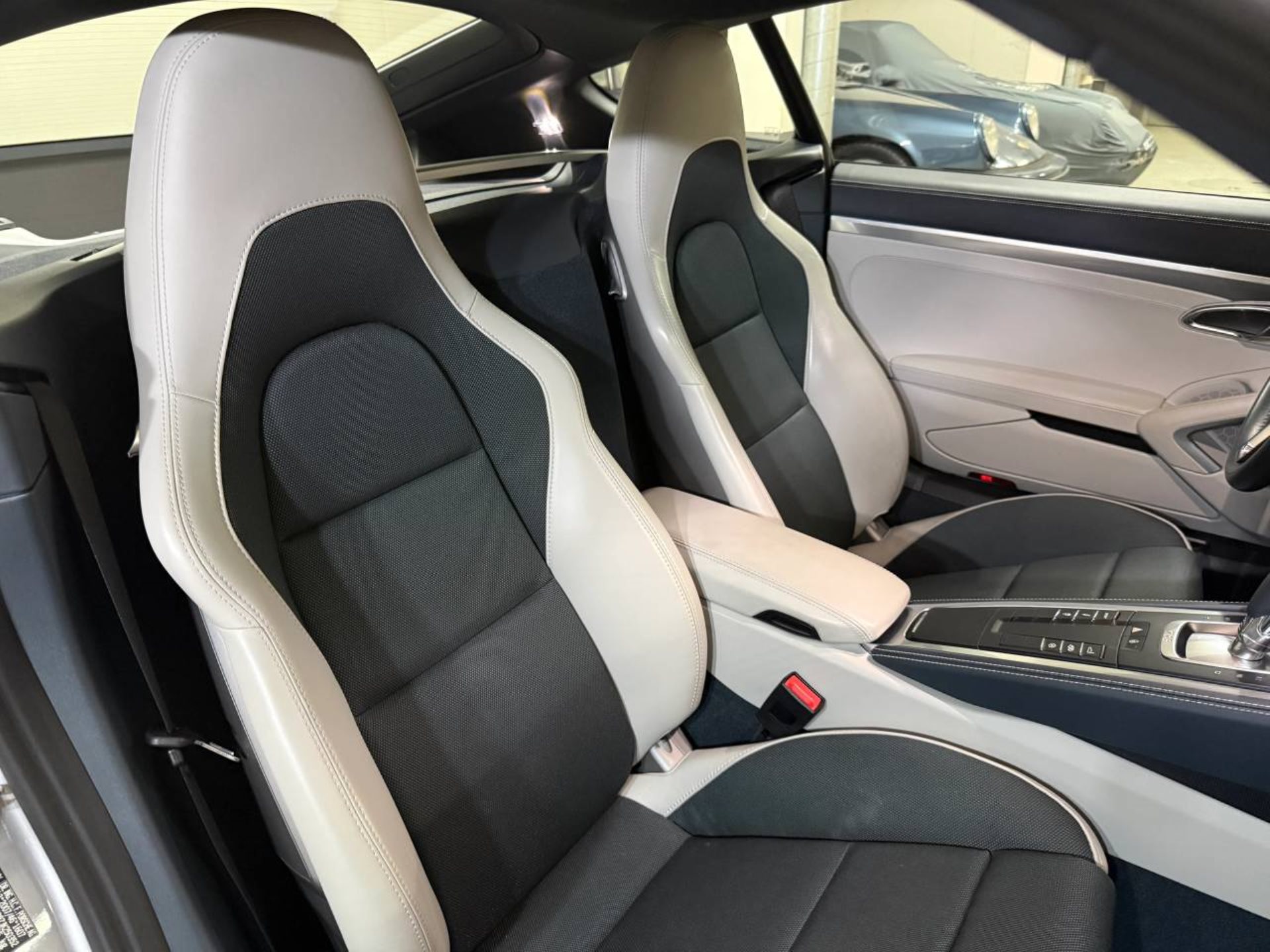 PORSCHE 718 Cayman-image-15