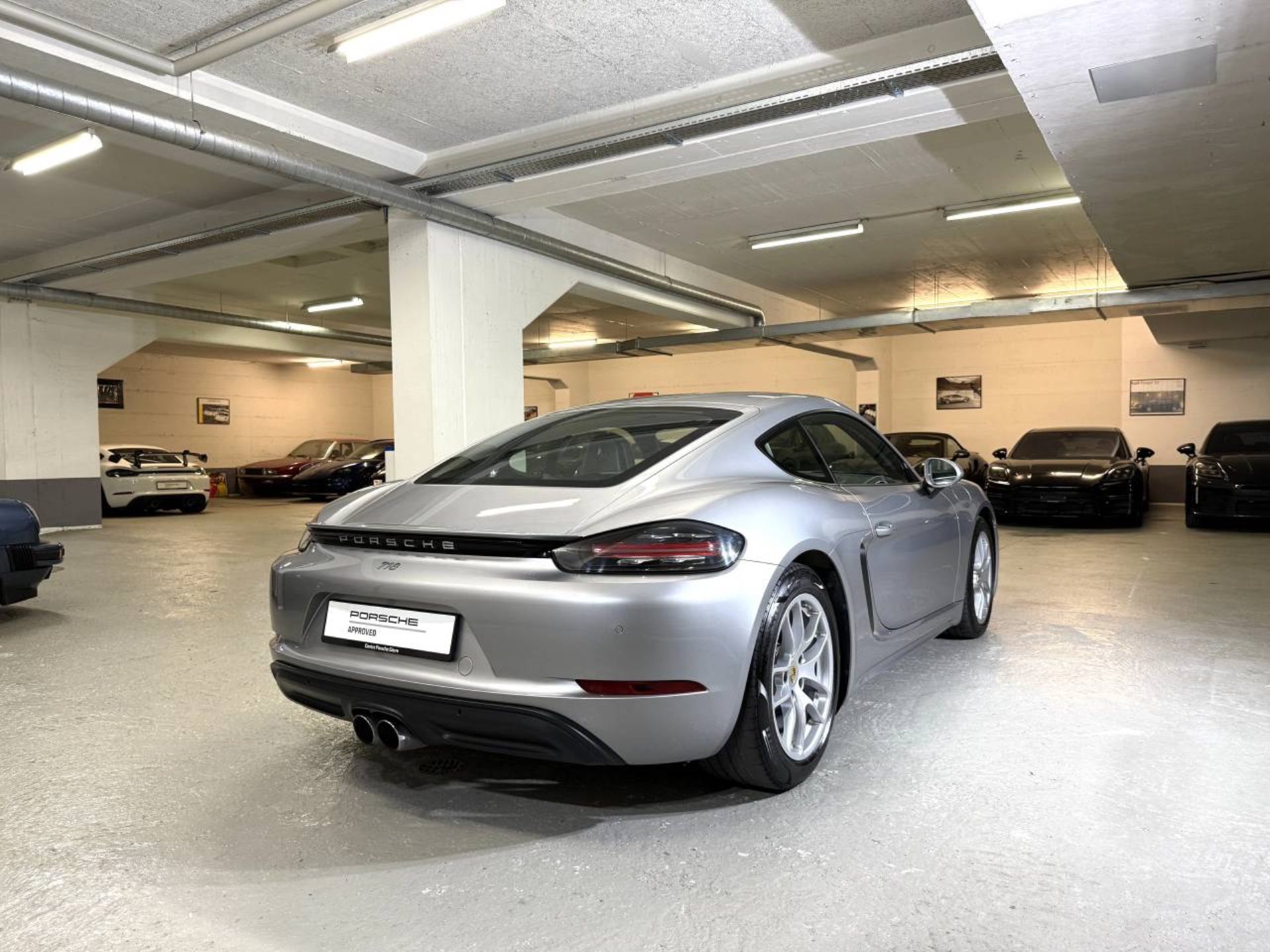 PORSCHE 718 Cayman-image-6