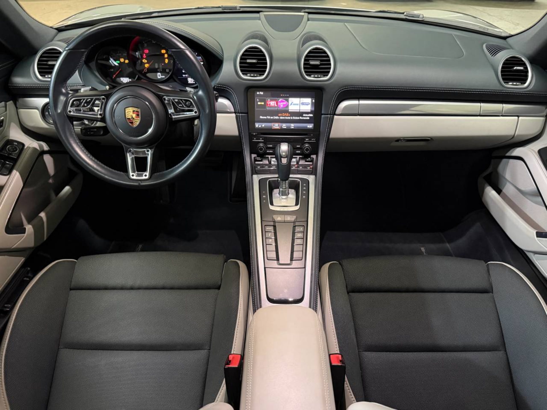 PORSCHE 718 Cayman-image-13