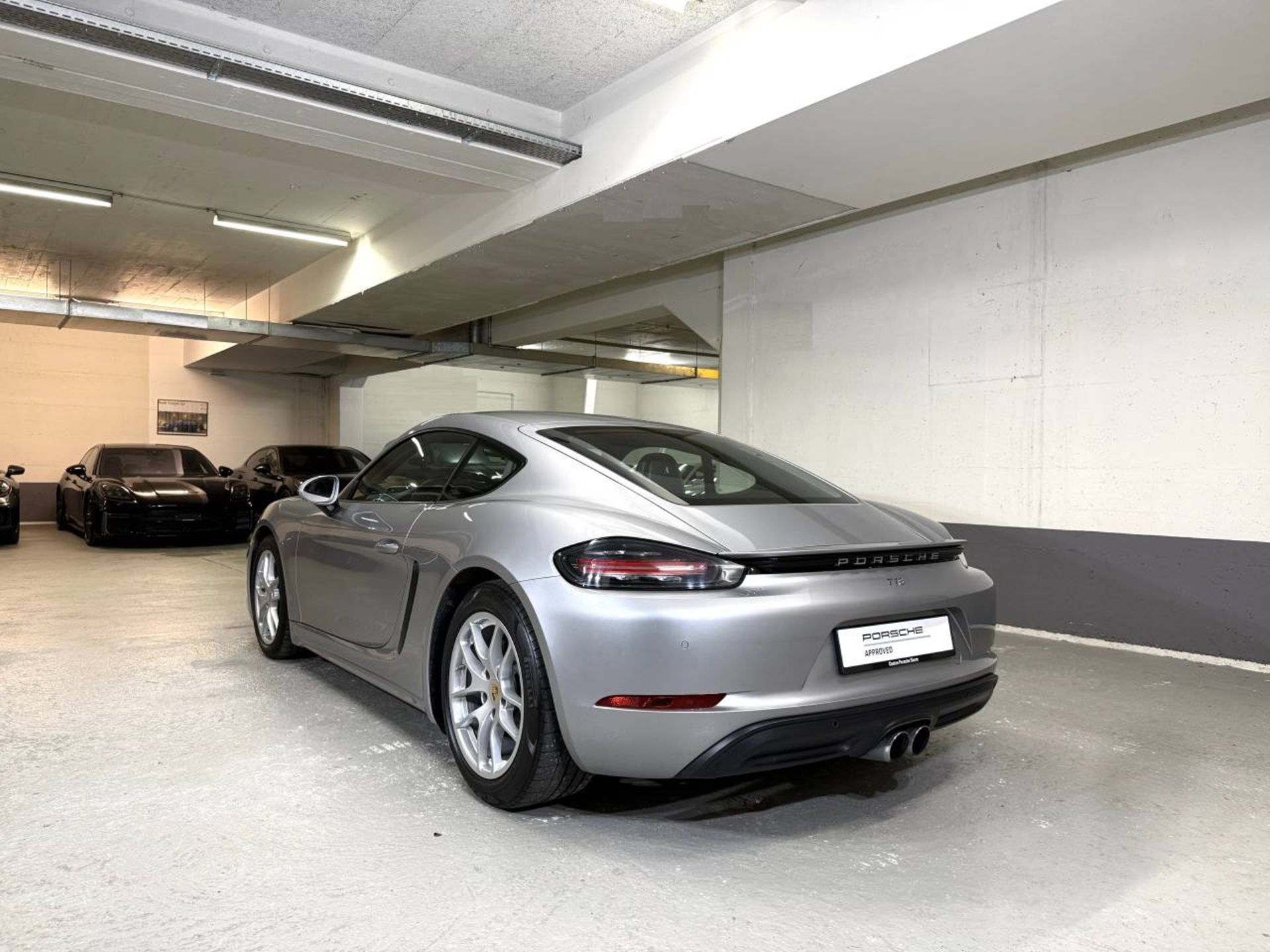 PORSCHE 718 Cayman-image-2