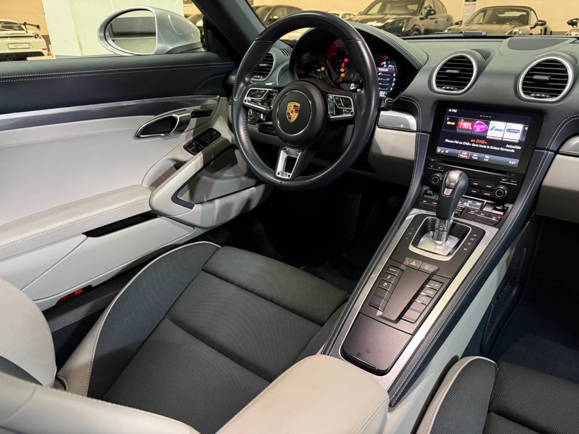 PORSCHE 718 Cayman-image-14