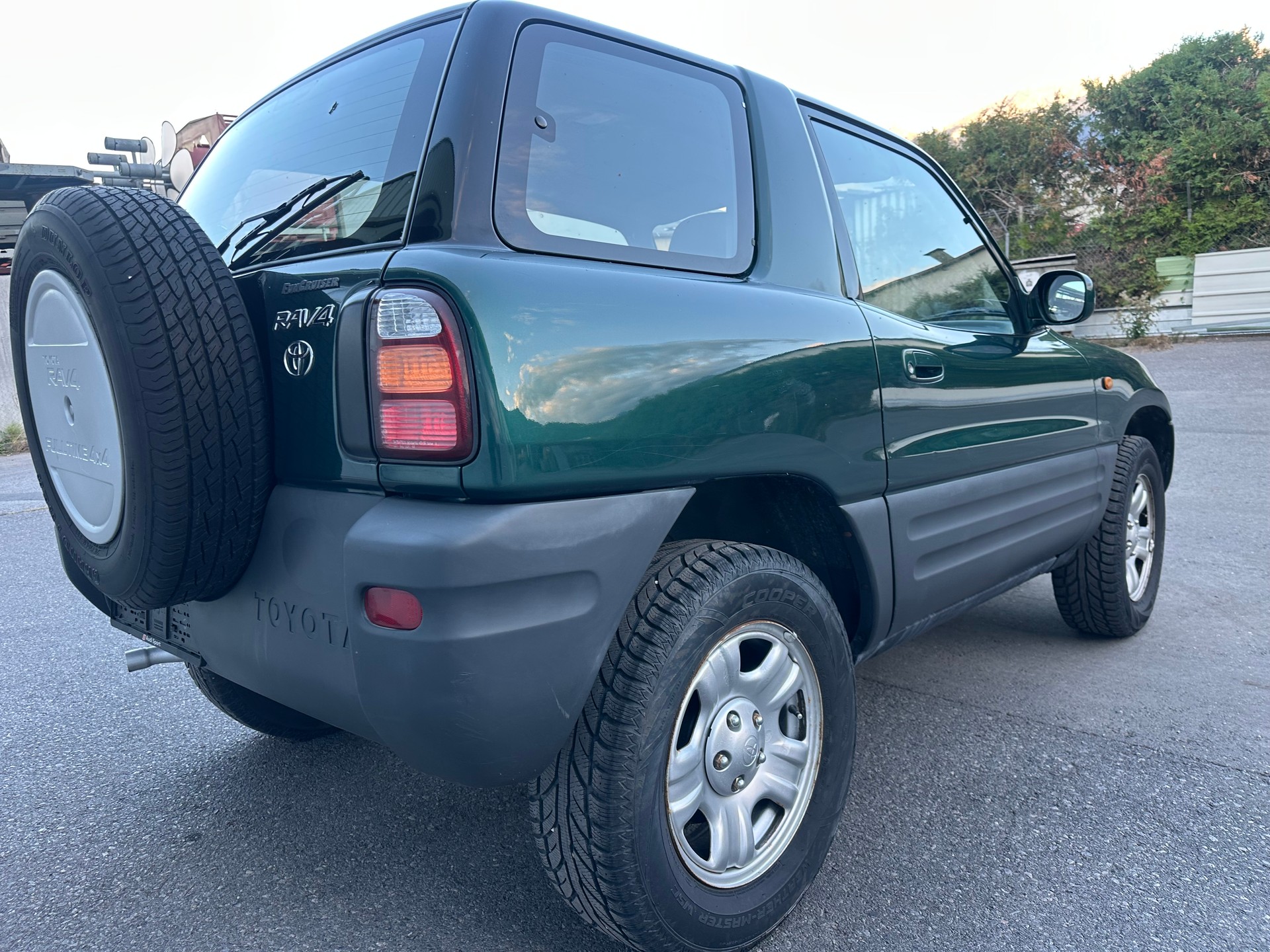 TOYOTA RAV-4-image-3
