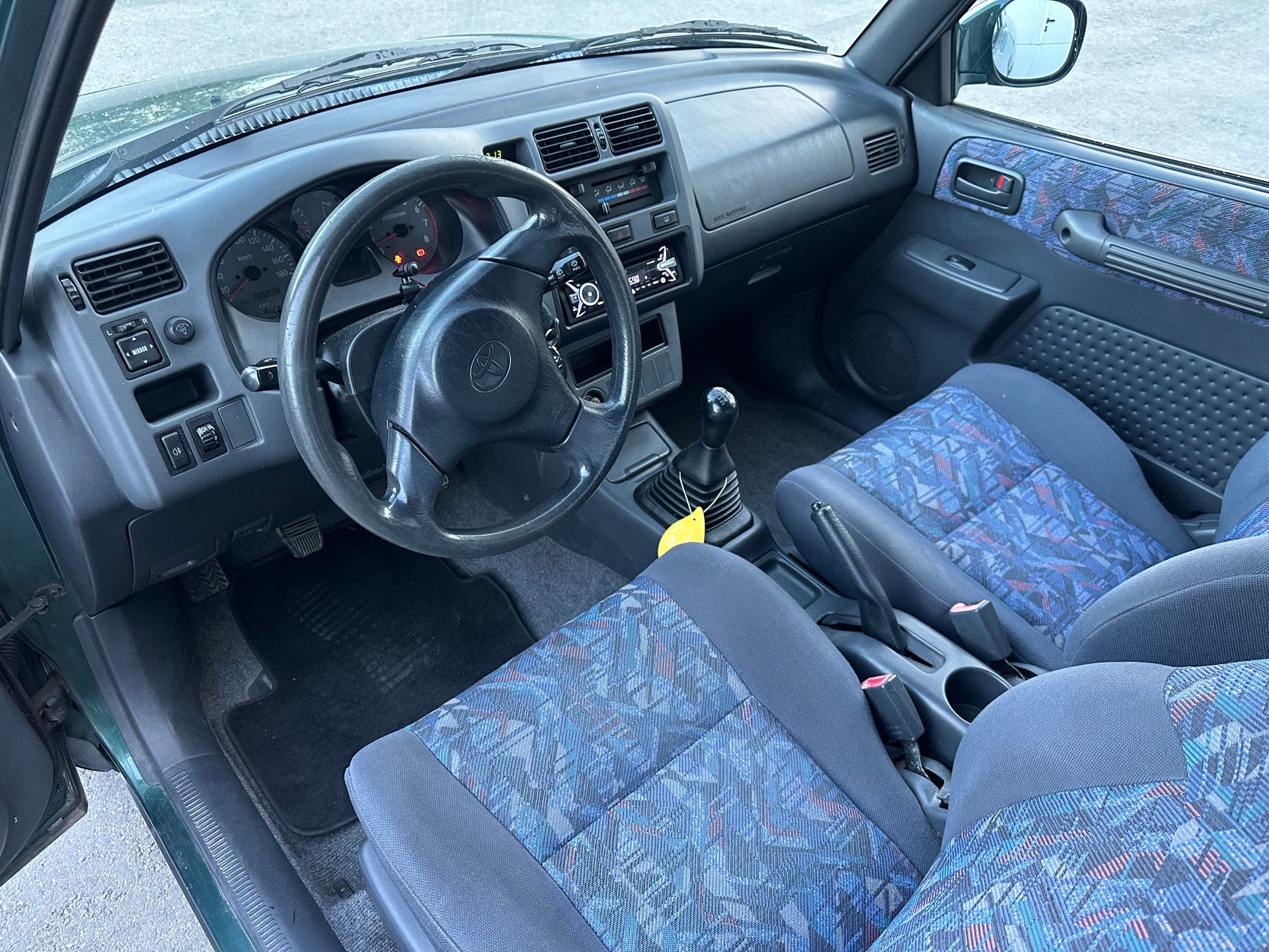 TOYOTA RAV-4-image-8