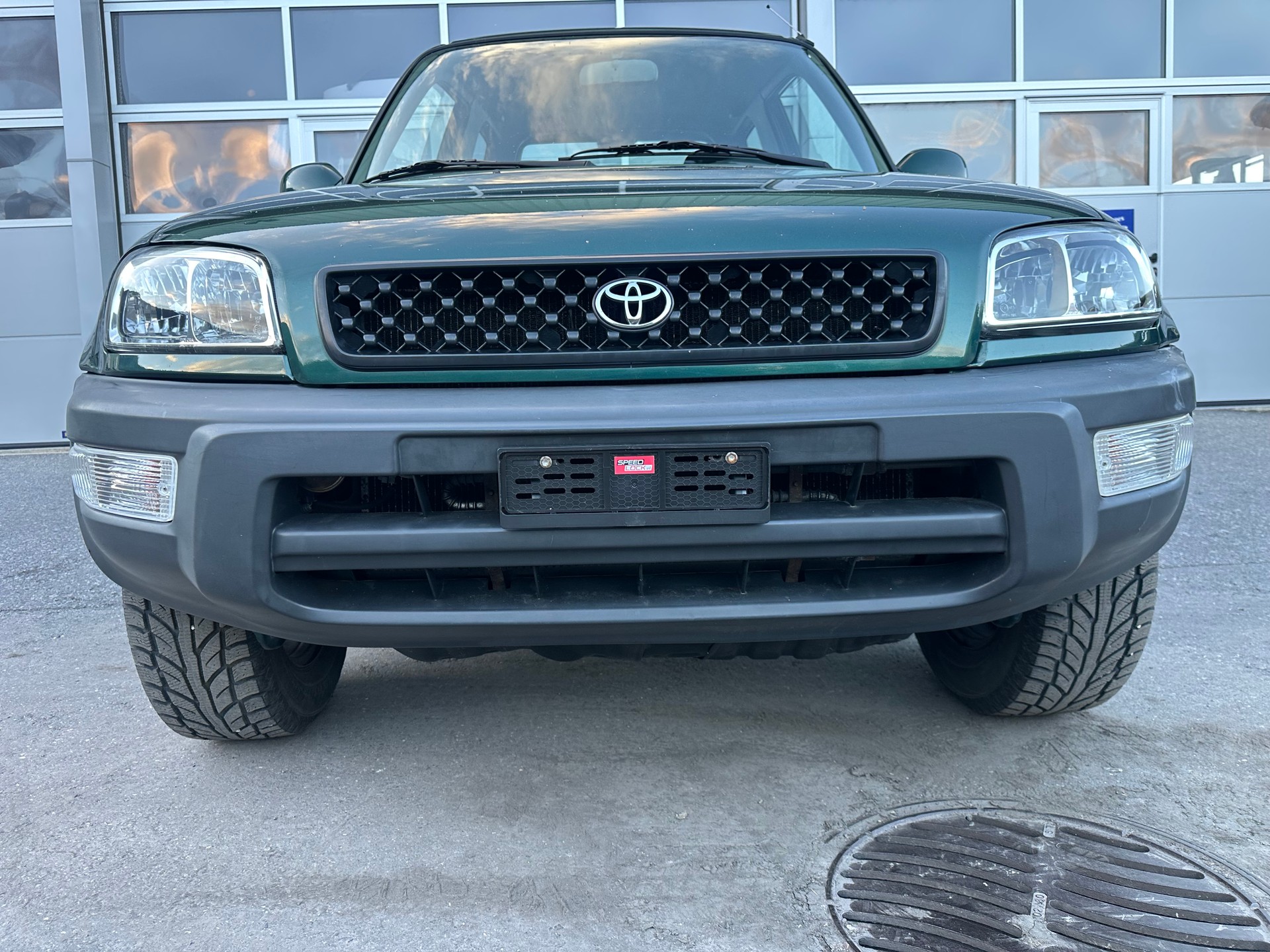 TOYOTA RAV-4-image-4