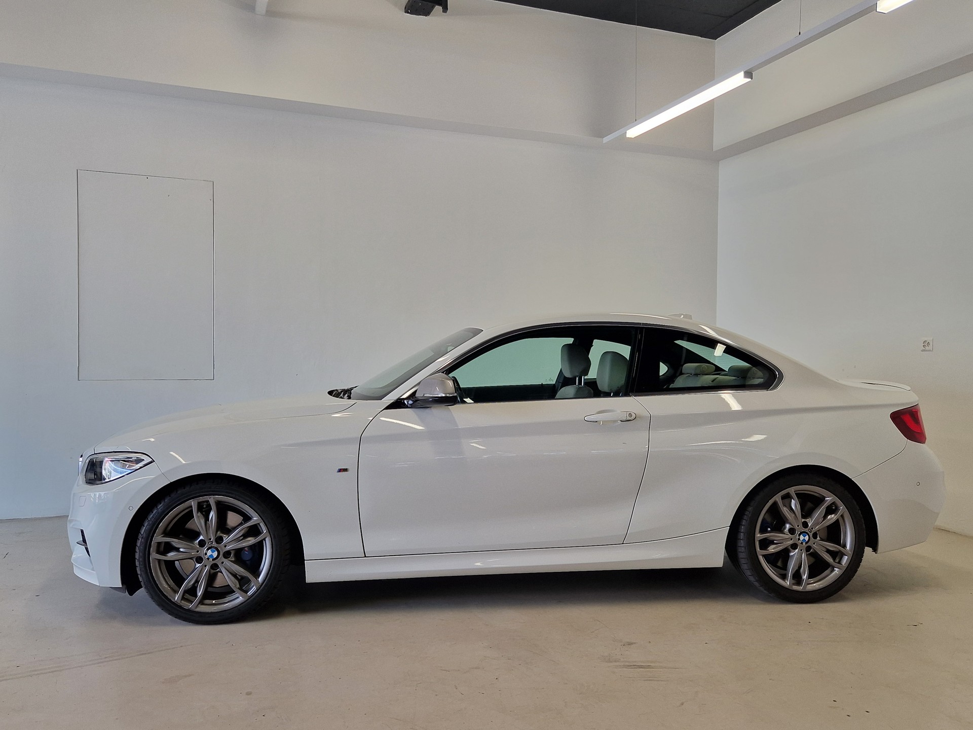 BMW M235i xDrive Steptronic-image-1