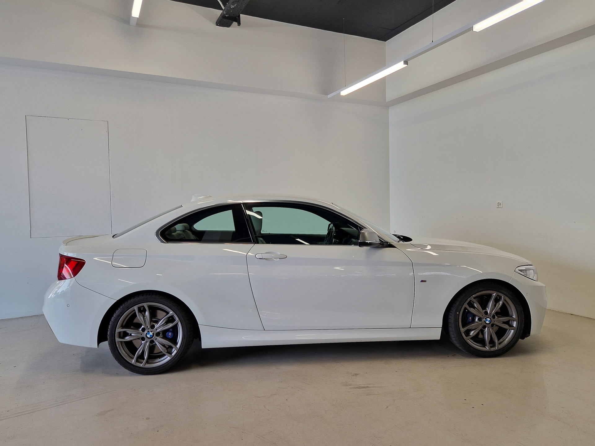 BMW M235i xDrive Steptronic-image-3