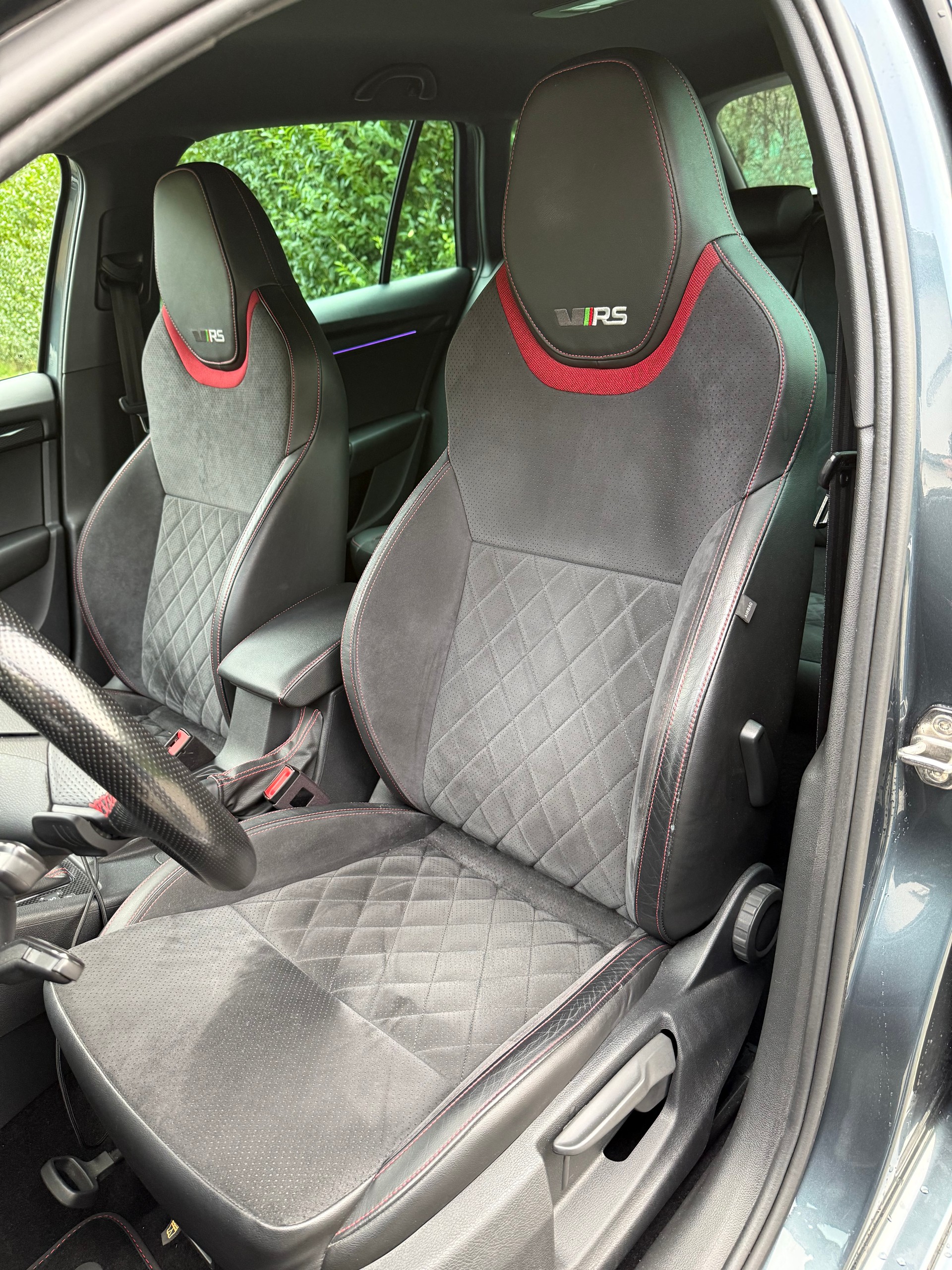 SKODA 2.0 TDI 184 RS 4x4 DSG-image-4