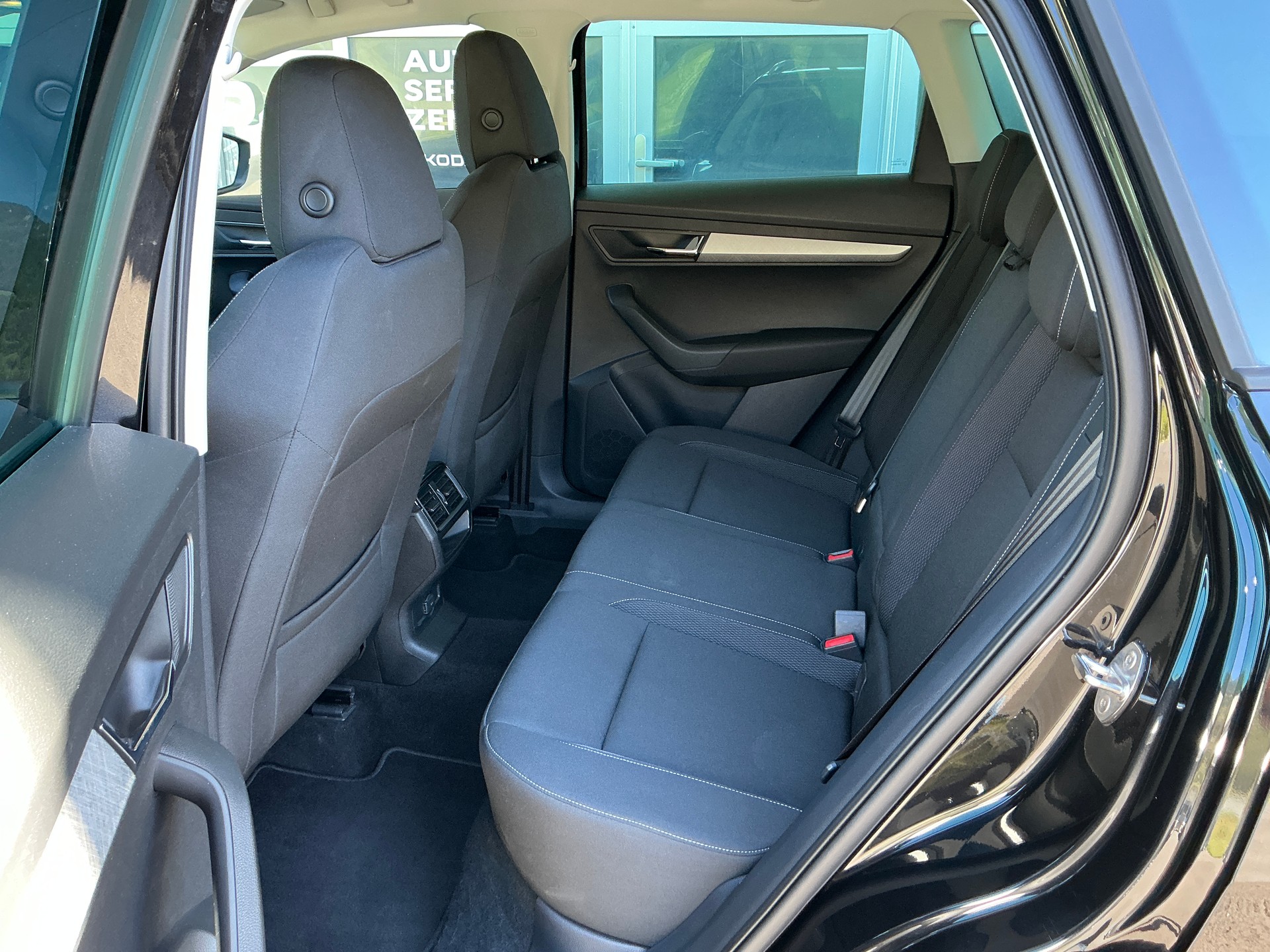 SKODA Karoq 2.0 TDI Selection 4x4 DSG-image-5