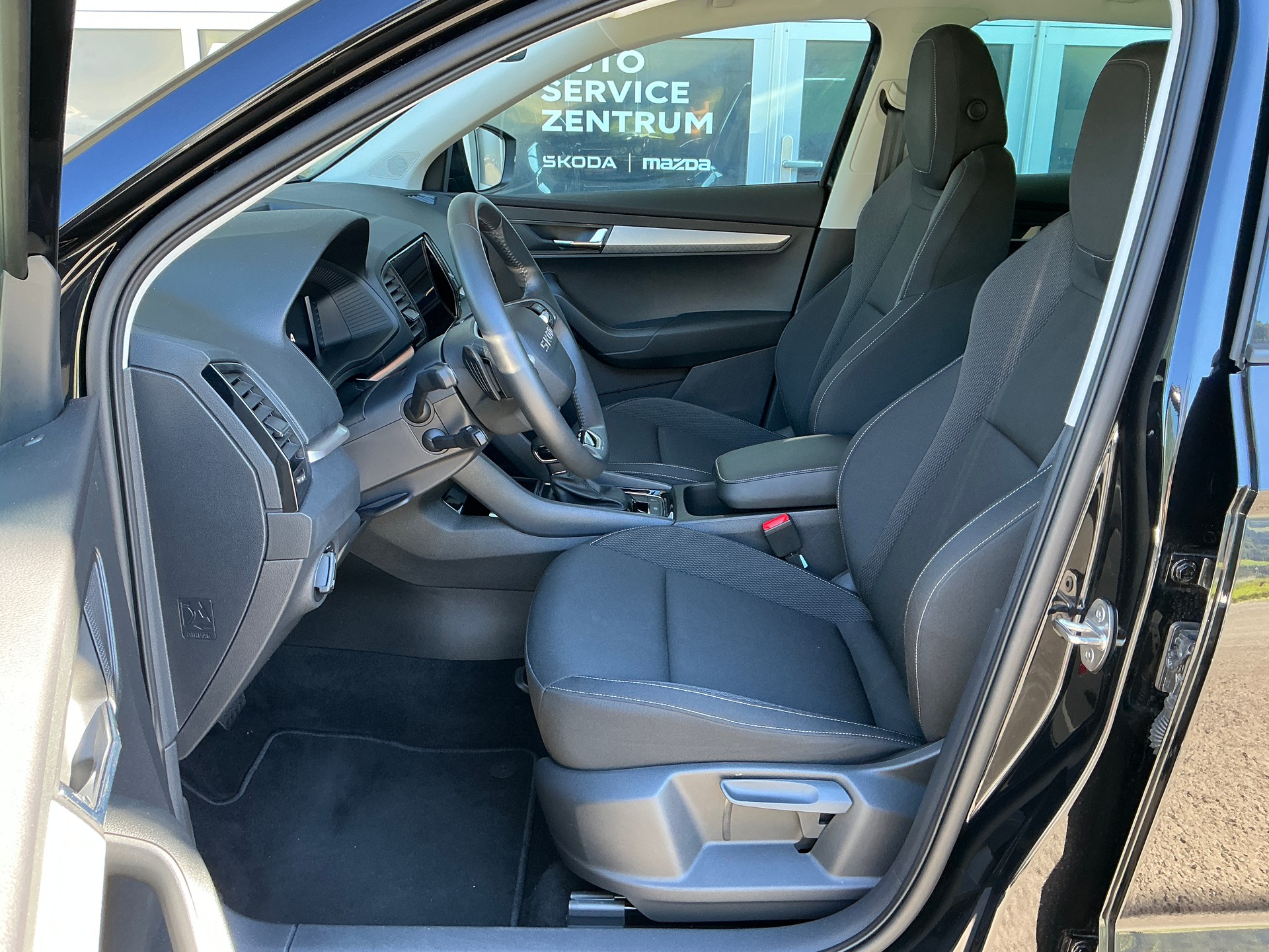 SKODA Karoq 2.0 TDI Selection 4x4 DSG-image-6