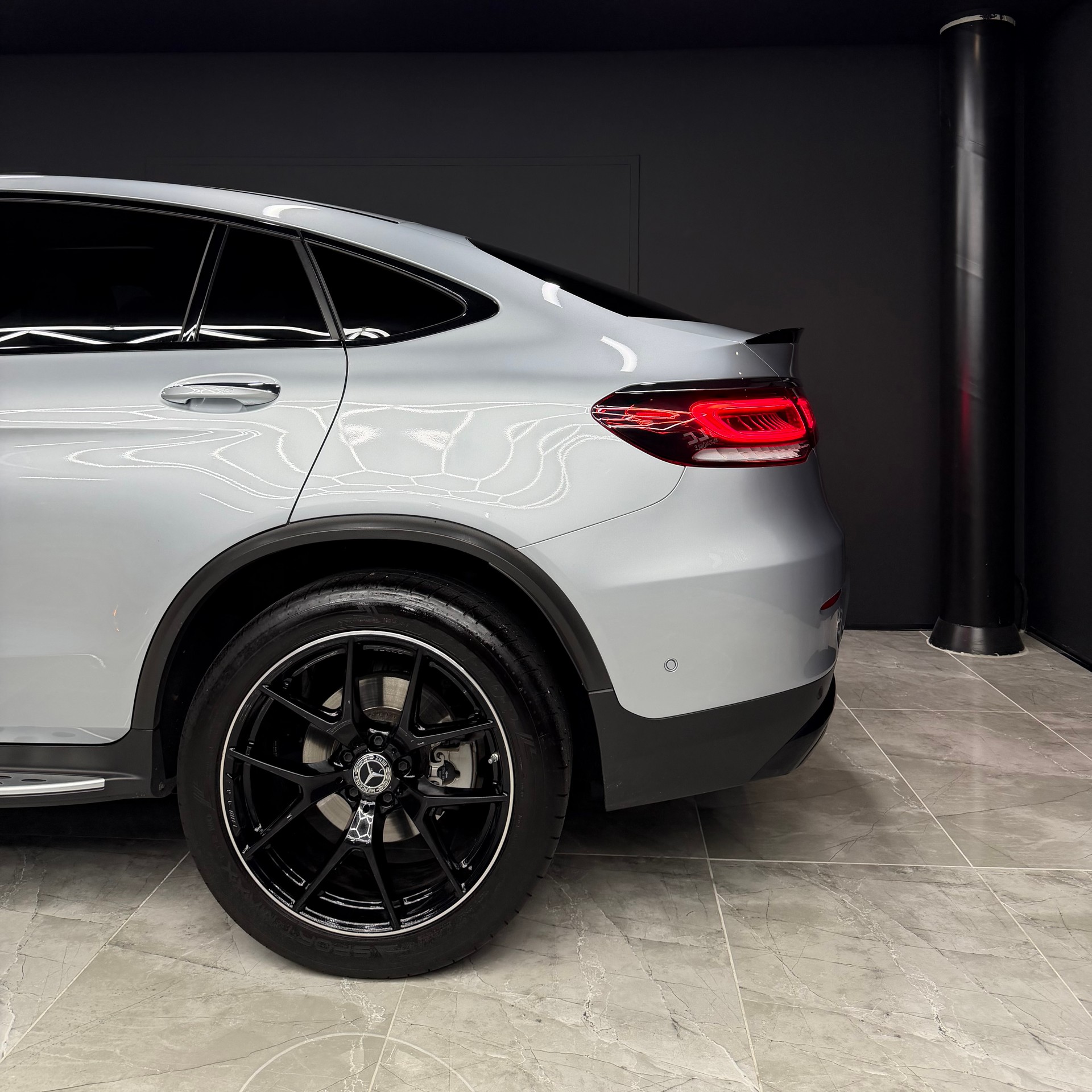 MERCEDES-BENZ GLC Coupé 220 d AMG Line 4Matic 9G-Tronic-image-6